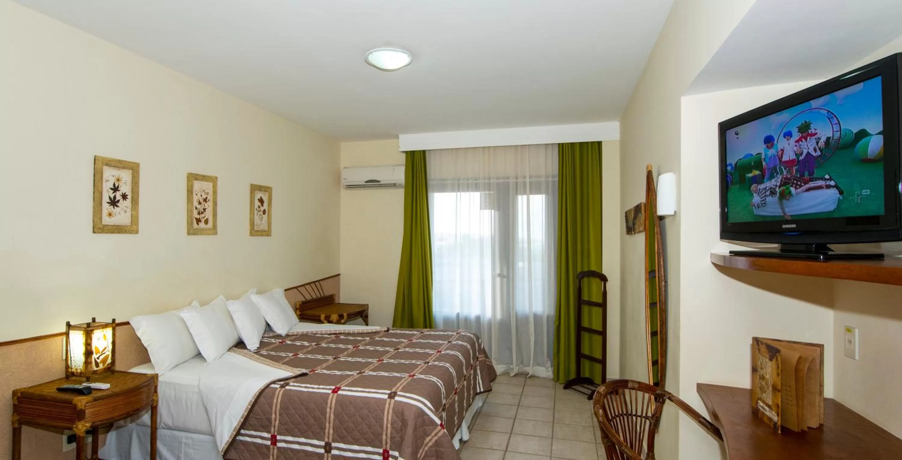 Bed in Divi-Divi Praia Hotel