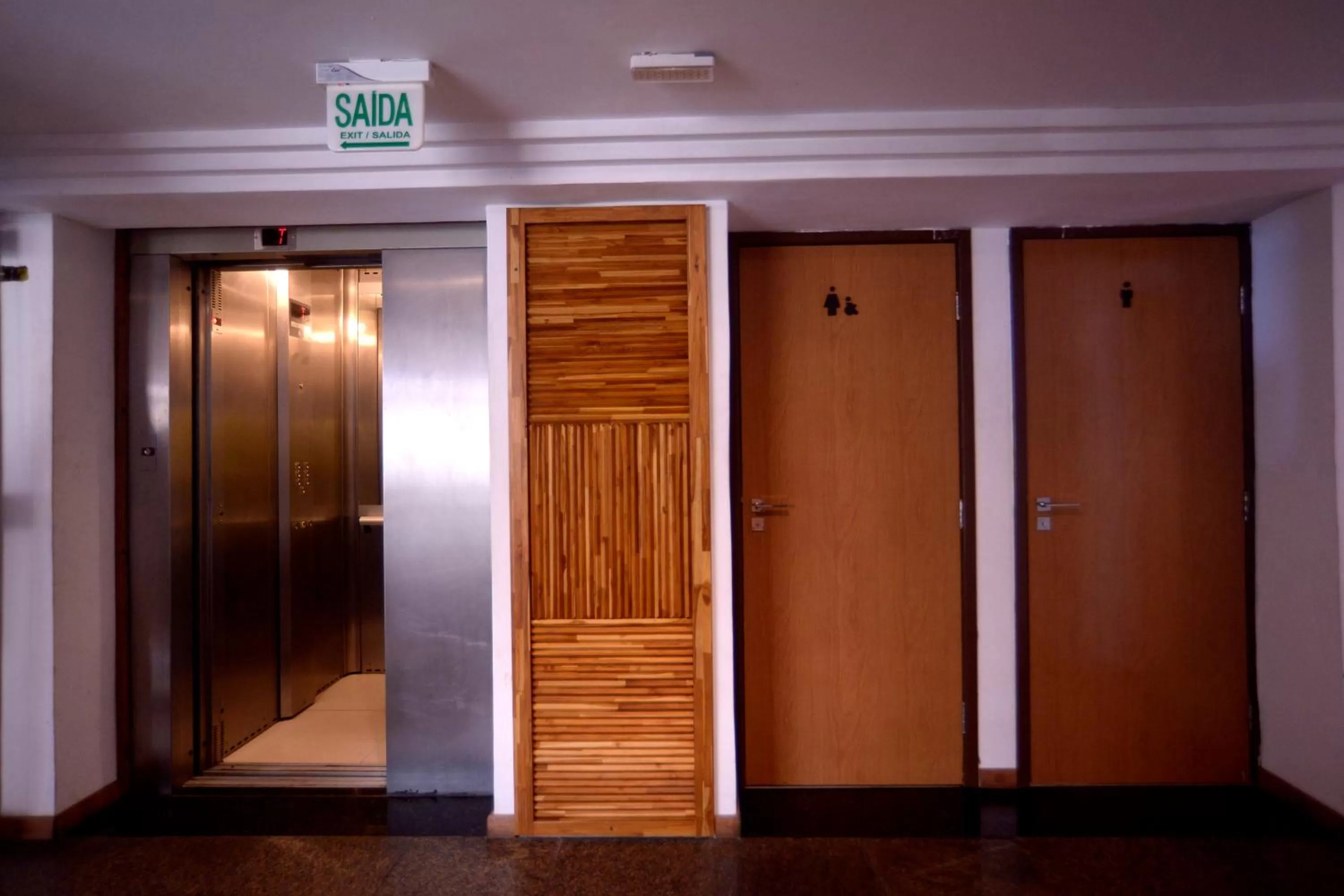 Facade/entrance in Rede Andrade Mar Hotel - Rio Vermelho