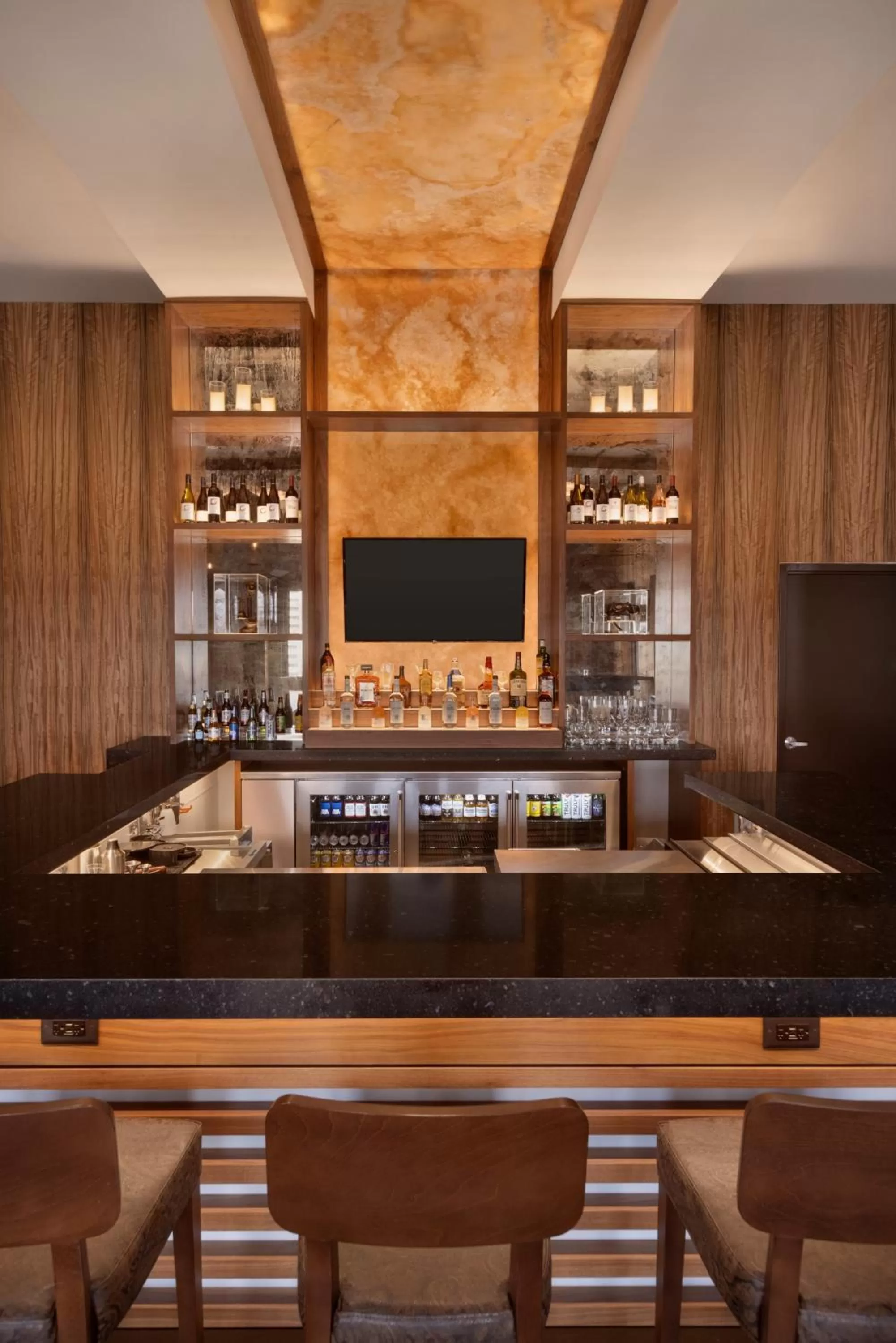 Lounge or bar in Hyatt Place Houston Downtown