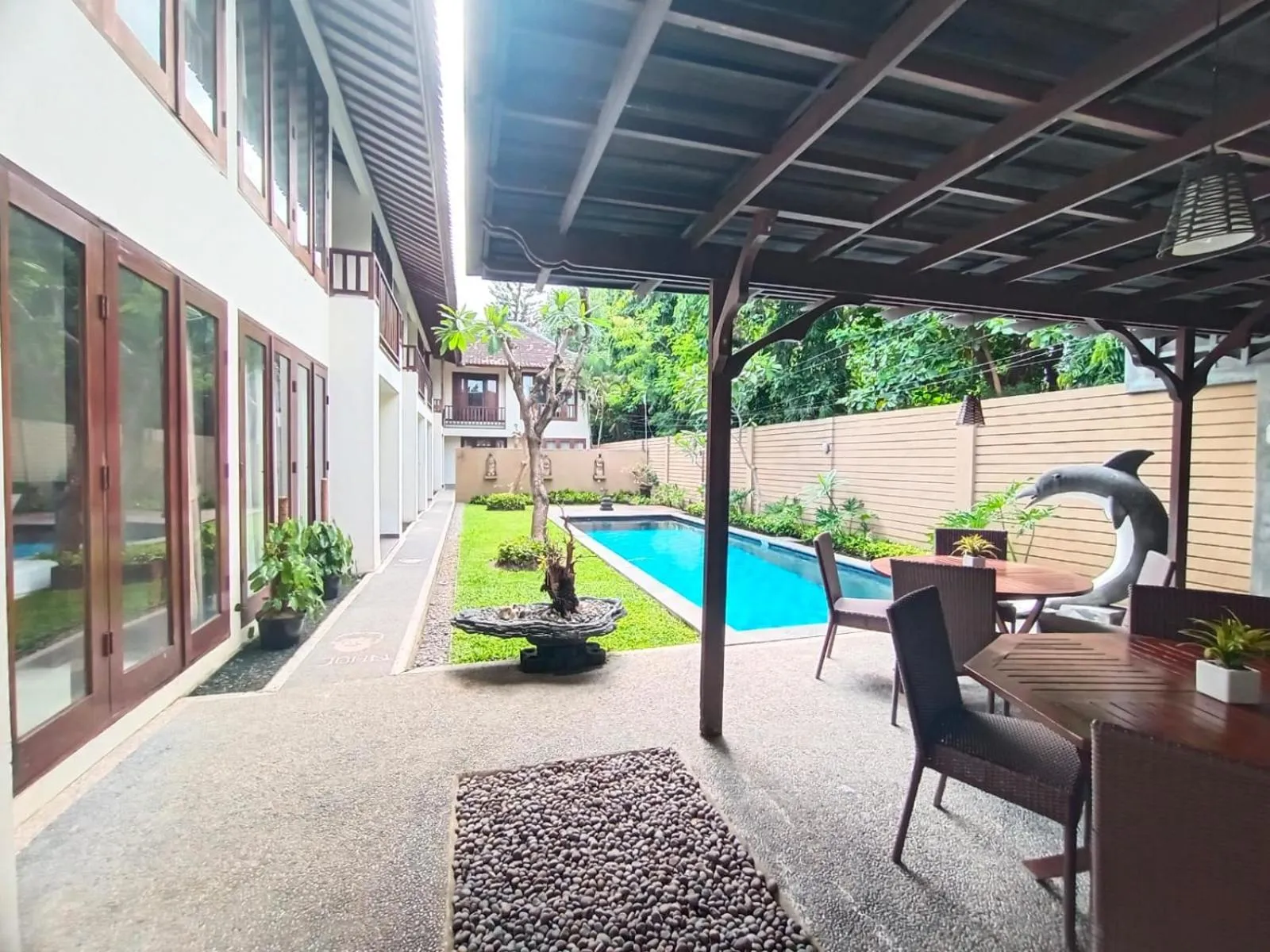 Swimming pool in Sekuta Condo Suites