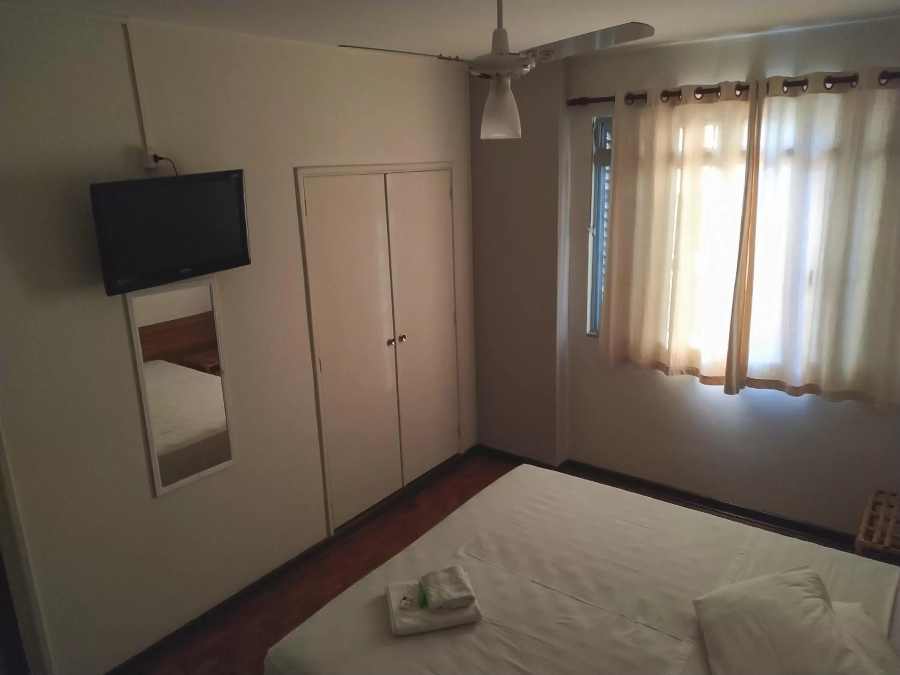 Photo of the whole room, Bed in Libero Hotel