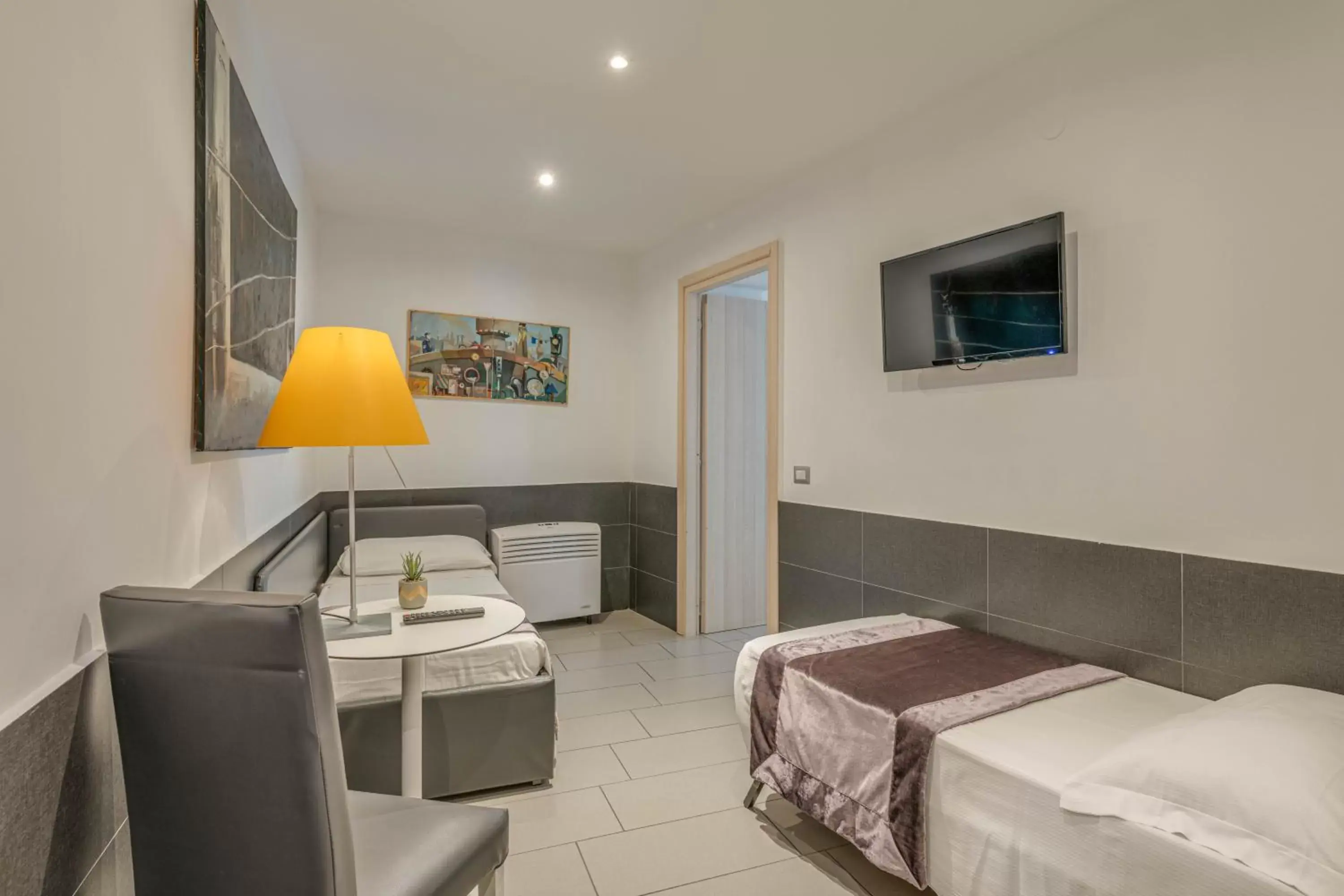 Deluxe Family Room in Trevi Palace Hotel Deluxe Family Room in Trevi Palace Hotel