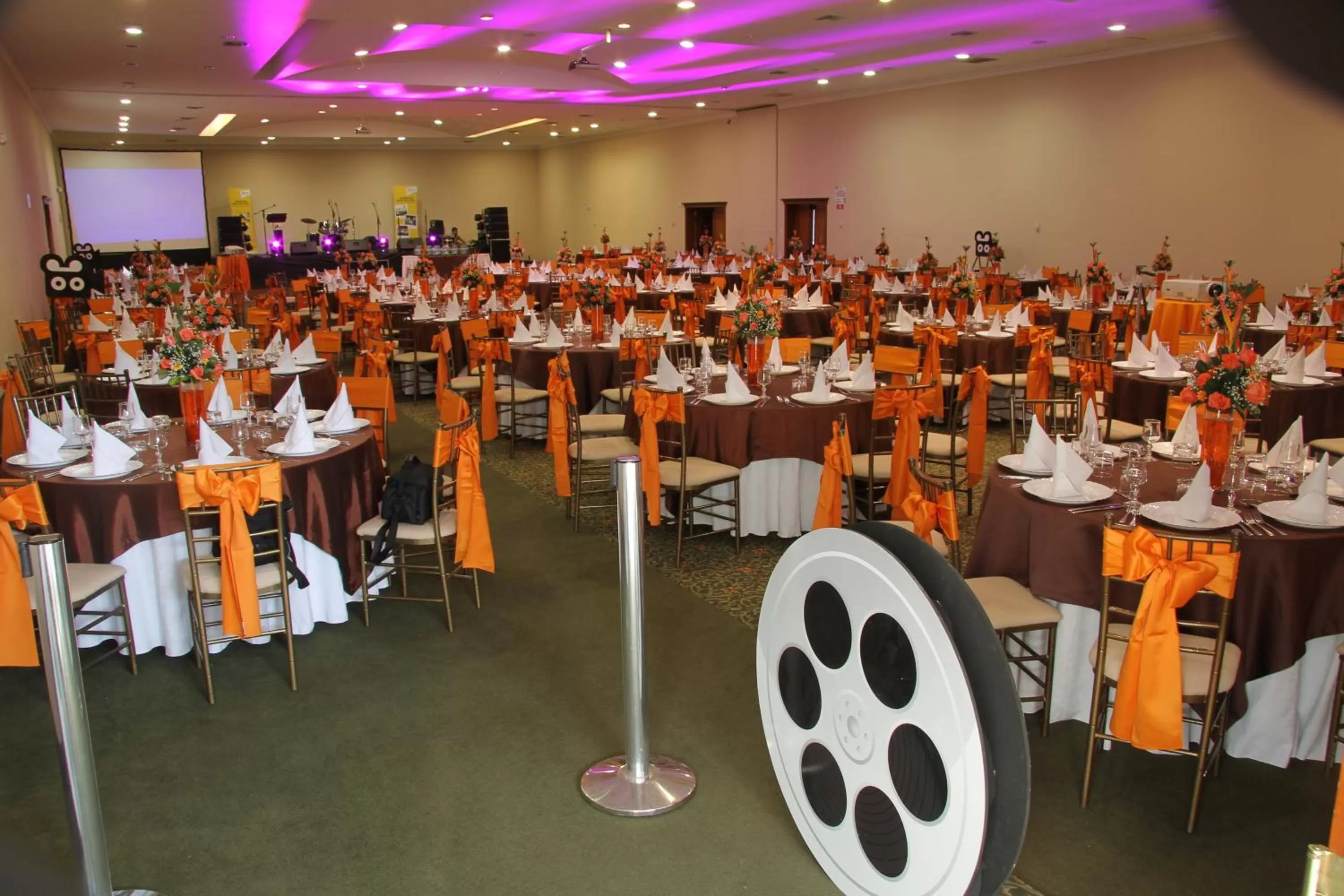 Banquet/Function facilities, Restaurant/Places to Eat in Hotel Ajavi