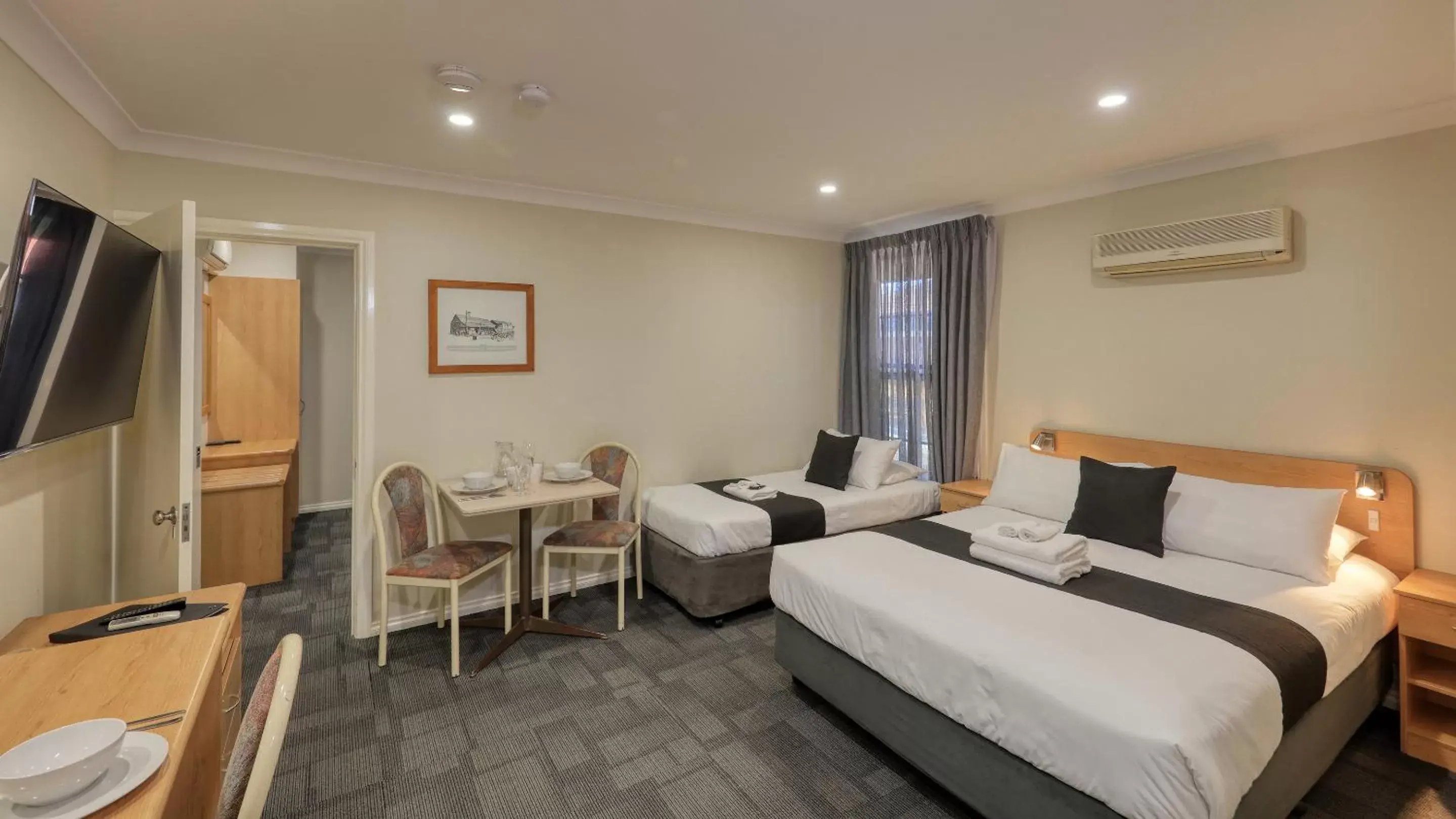 Family room – 5 Guests in Bushman's Motor Inn Family room – 5 Guests in Bushman's Motor Inn