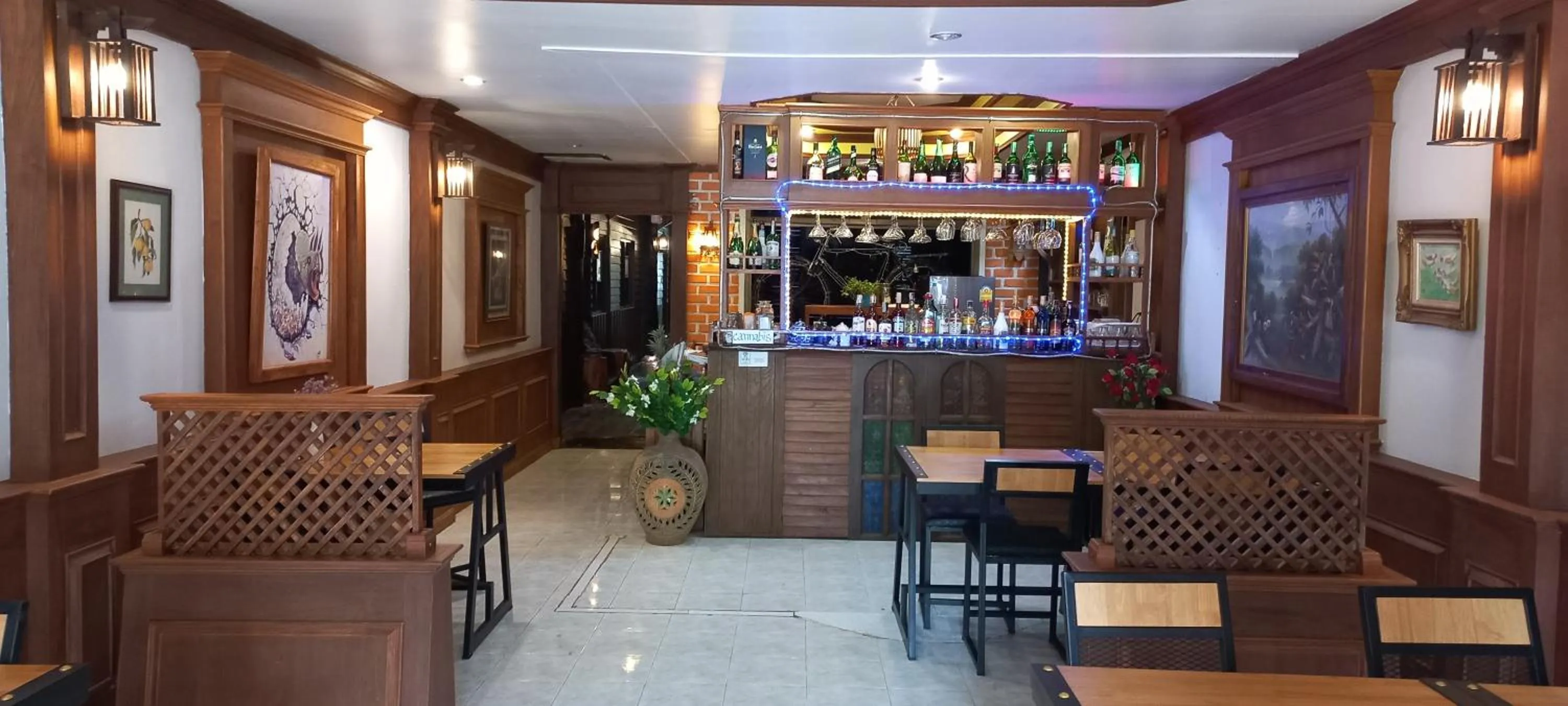 Restaurant/places to eat in Mangrove House Lanta Old Town