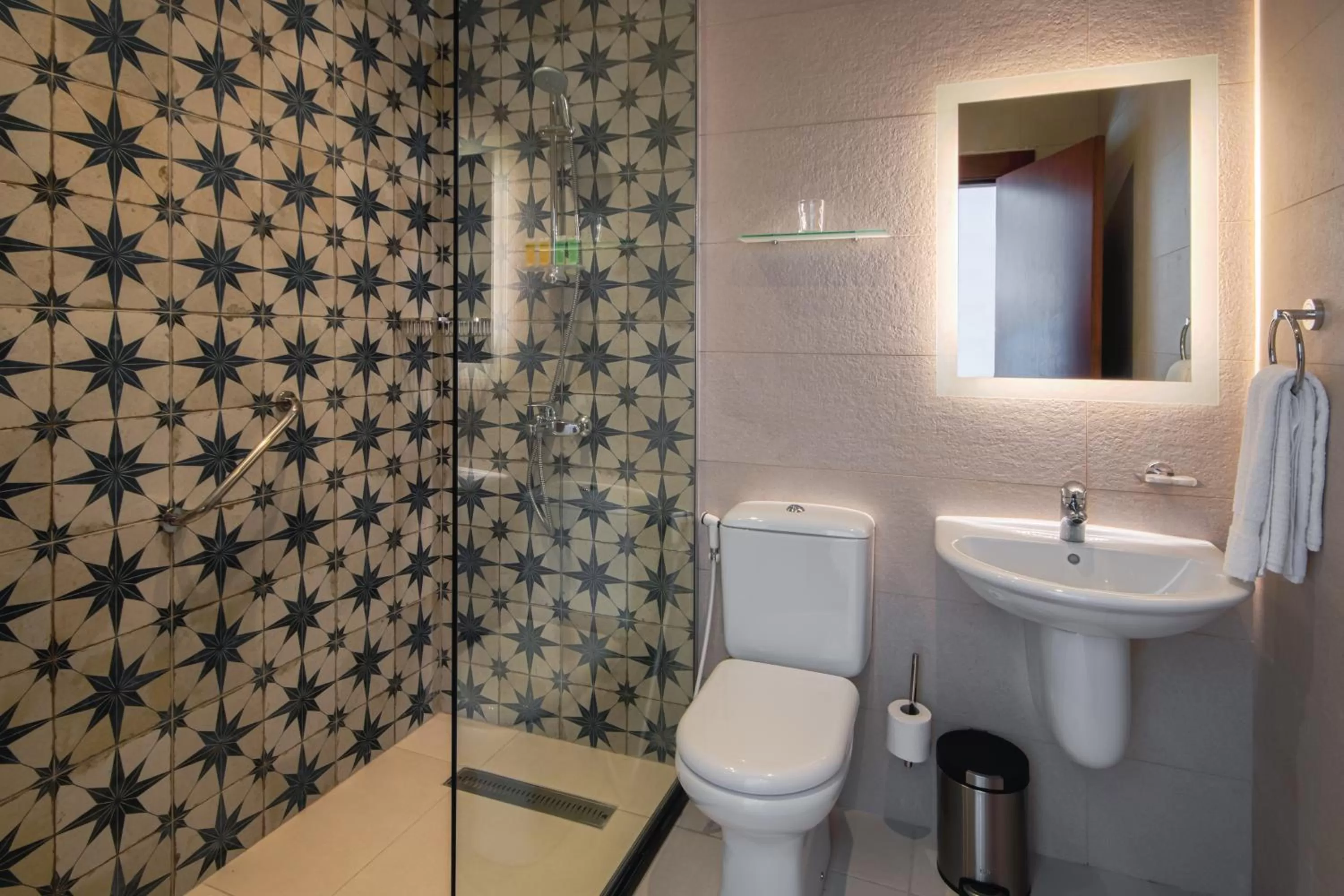 Toilet in Canary Boutique Hotel