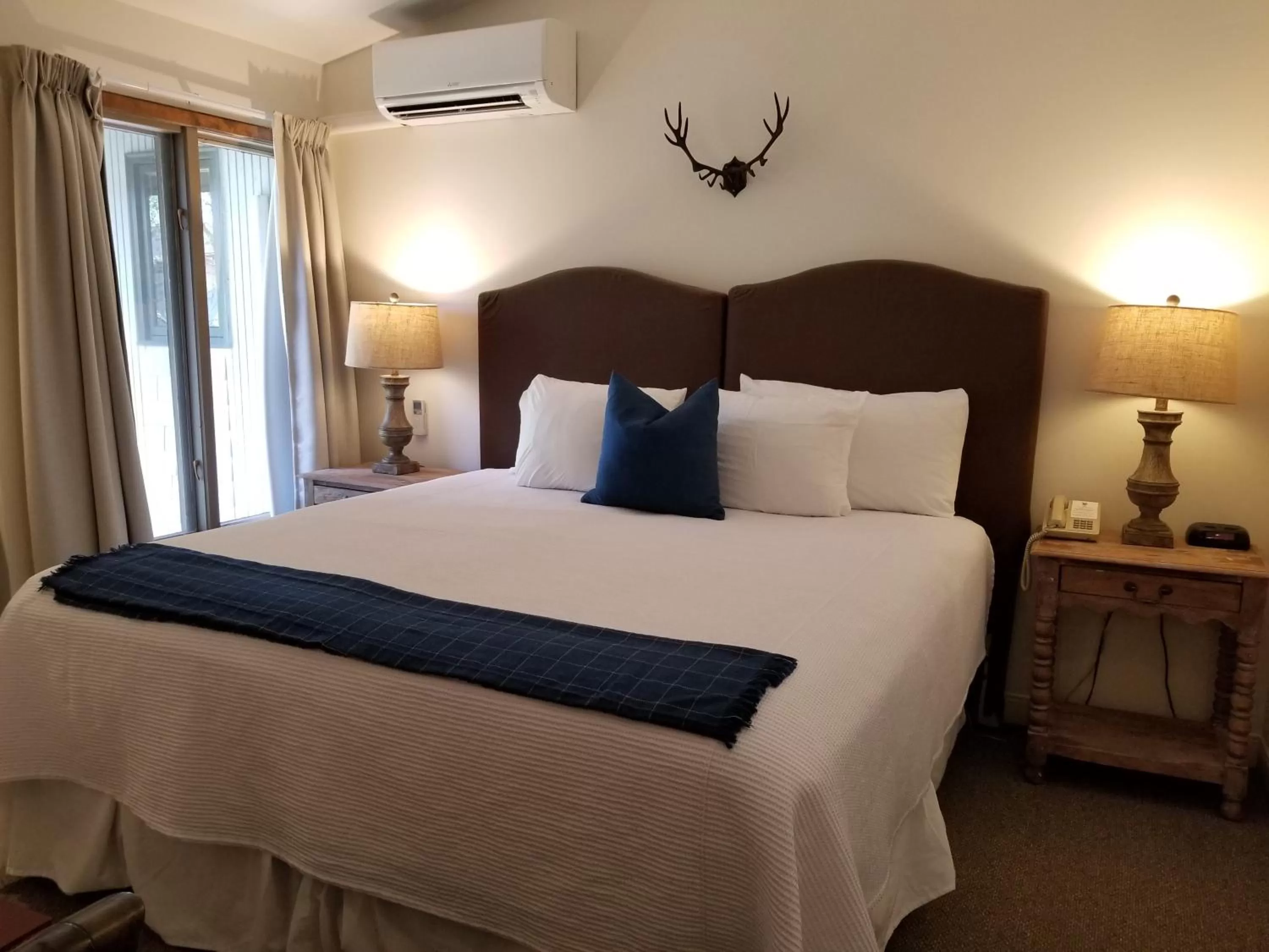 TV and multimedia, Bed in Cedar Creek