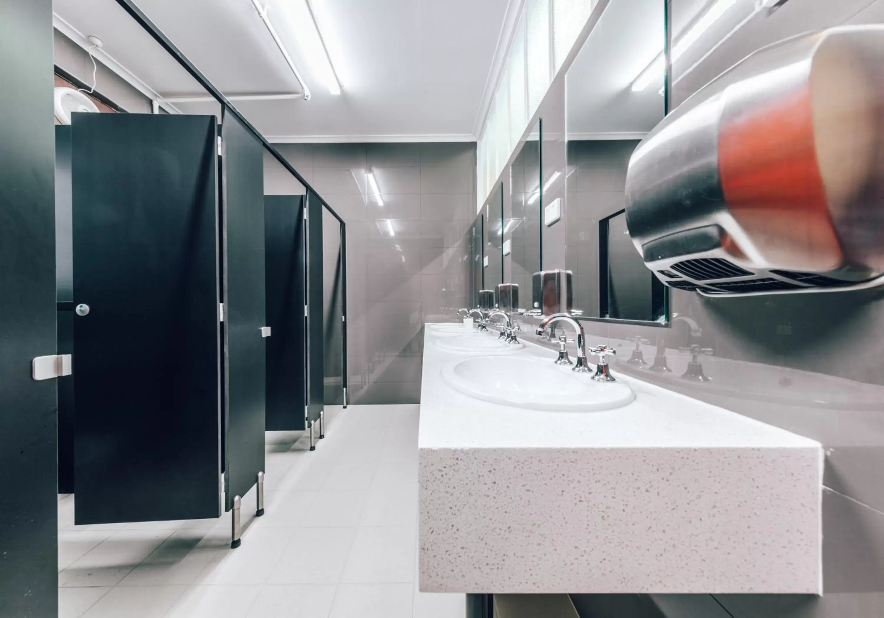 Twin Room with Shared Bathroom in Maze Backpackers - Sydney Twin Room with Shared Bathroom in Maze Backpackers - Sydney