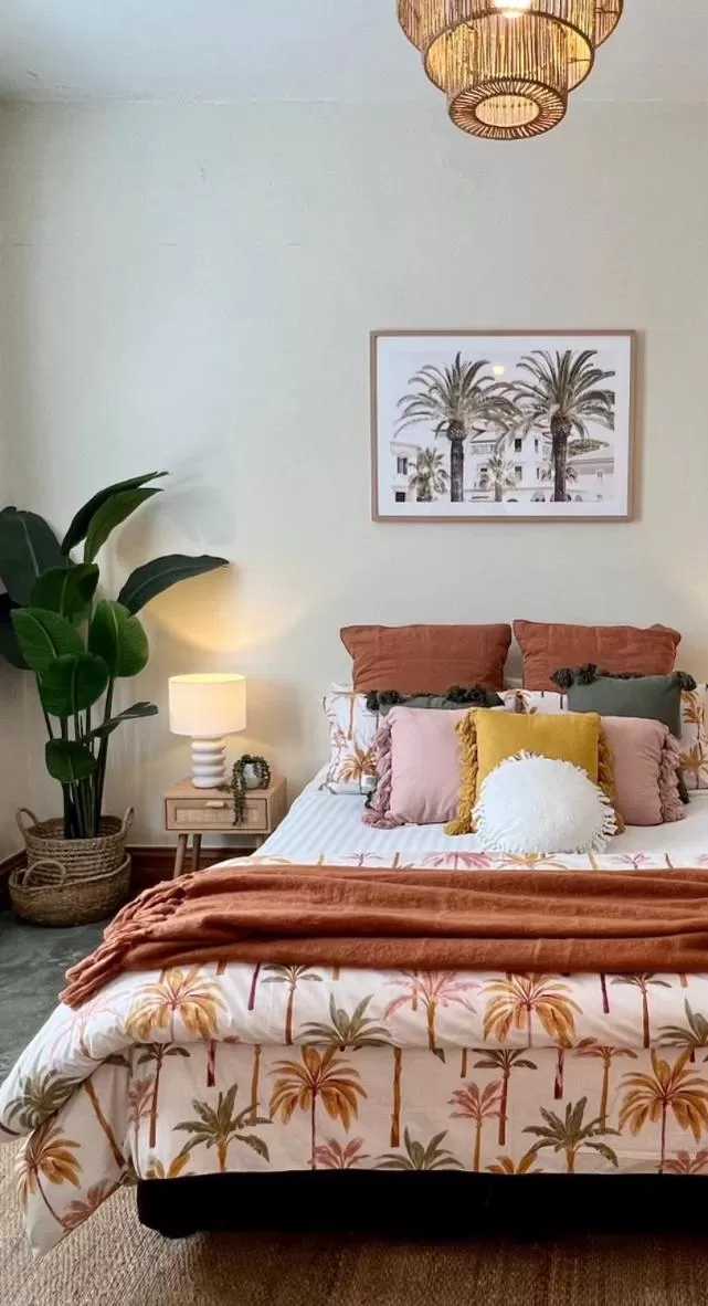 Bedroom, Bed in Seacombe House Motor Inn Port Fairy