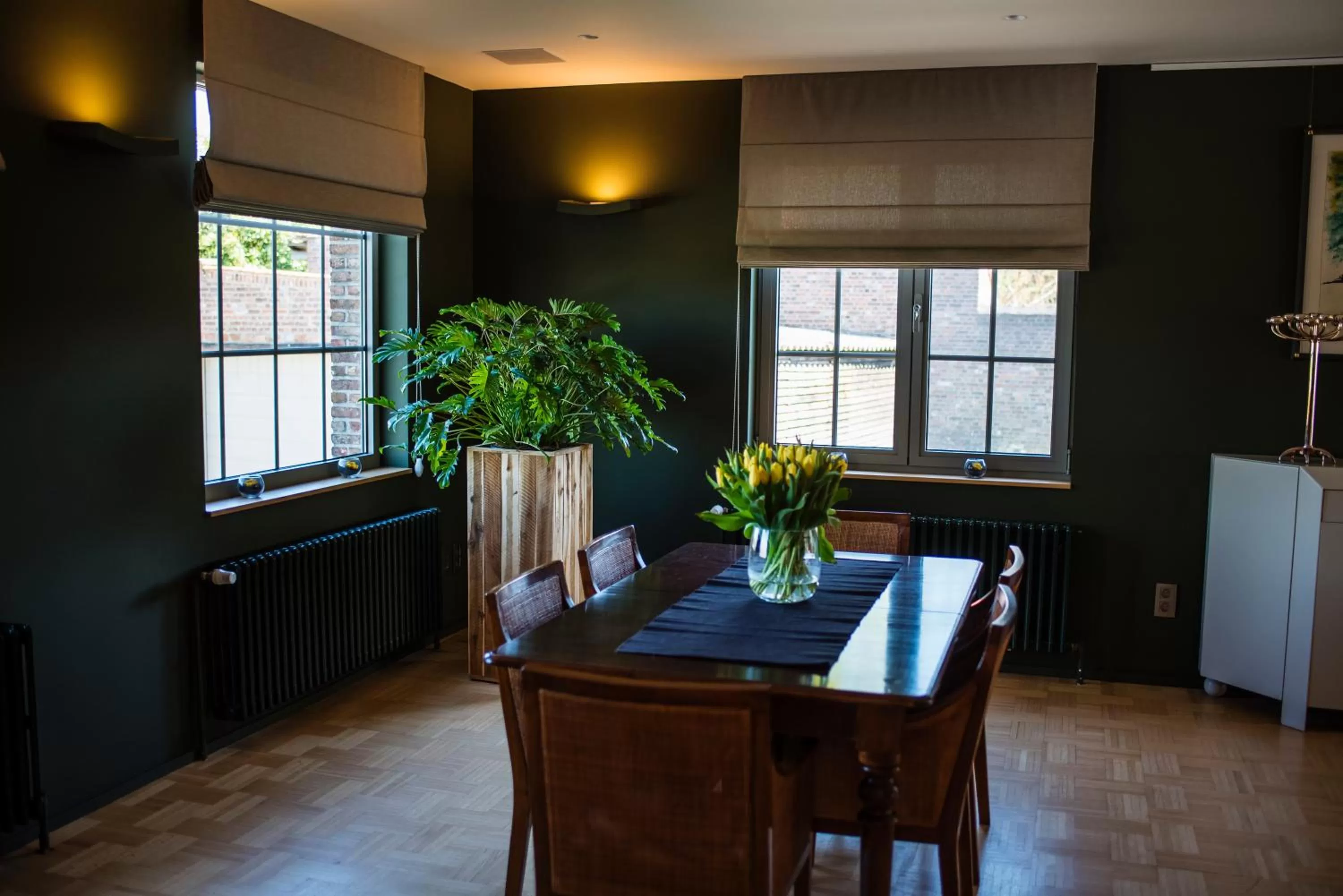 Dining Area in Aquarand