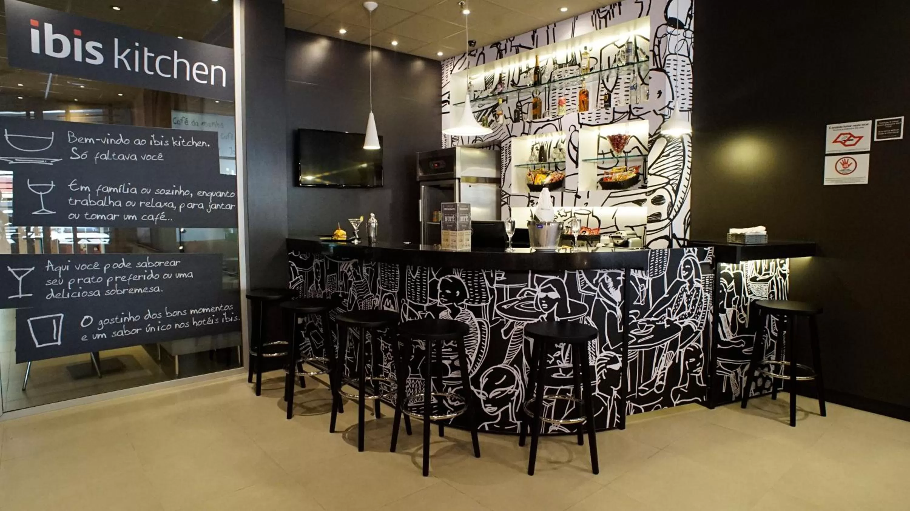 Lounge or bar in ibis Osasco