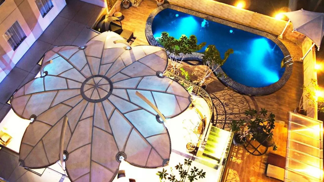Swimming pool in Sapphire Sky Hotel & Conference