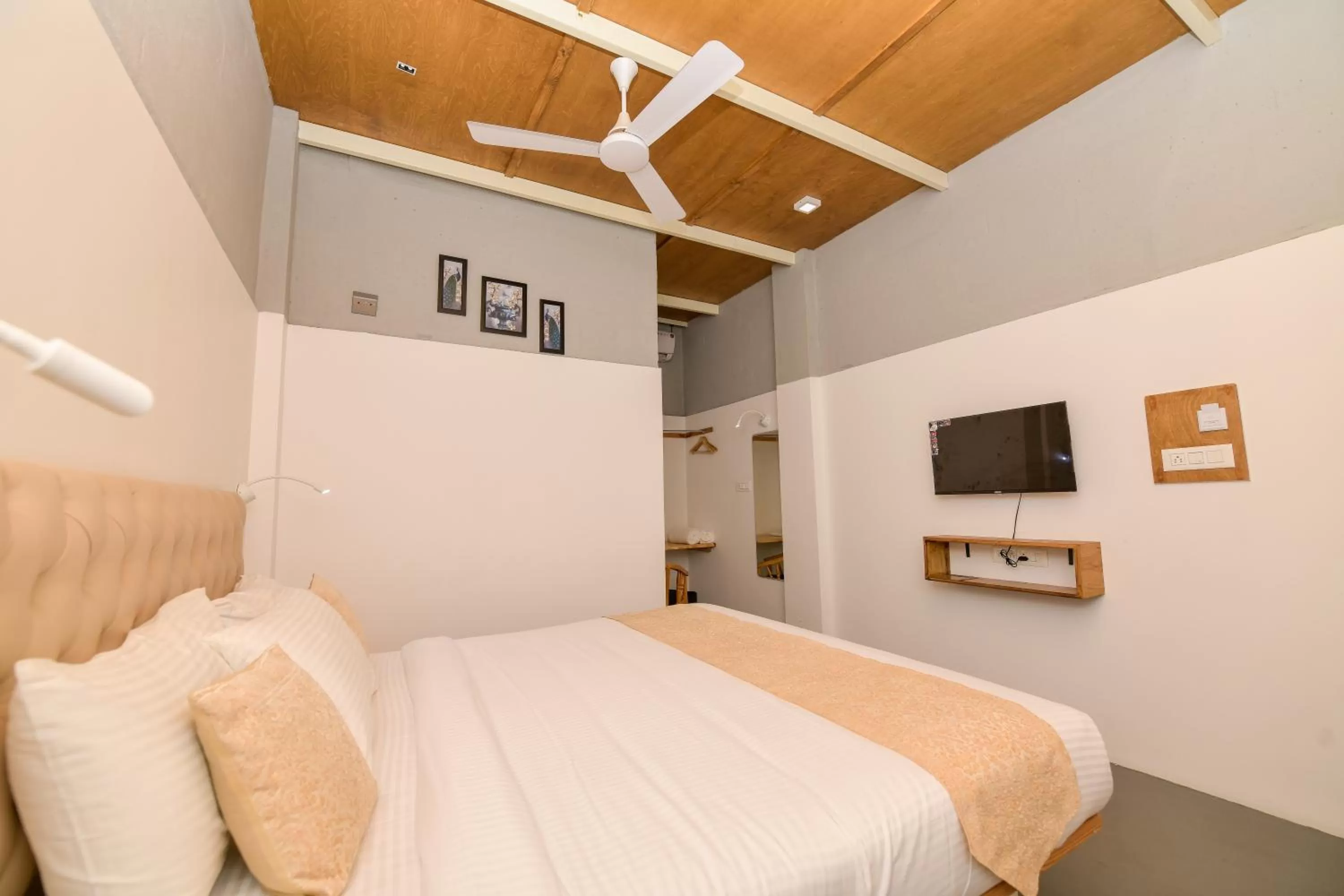 TV and multimedia, Bed in Shine Residency