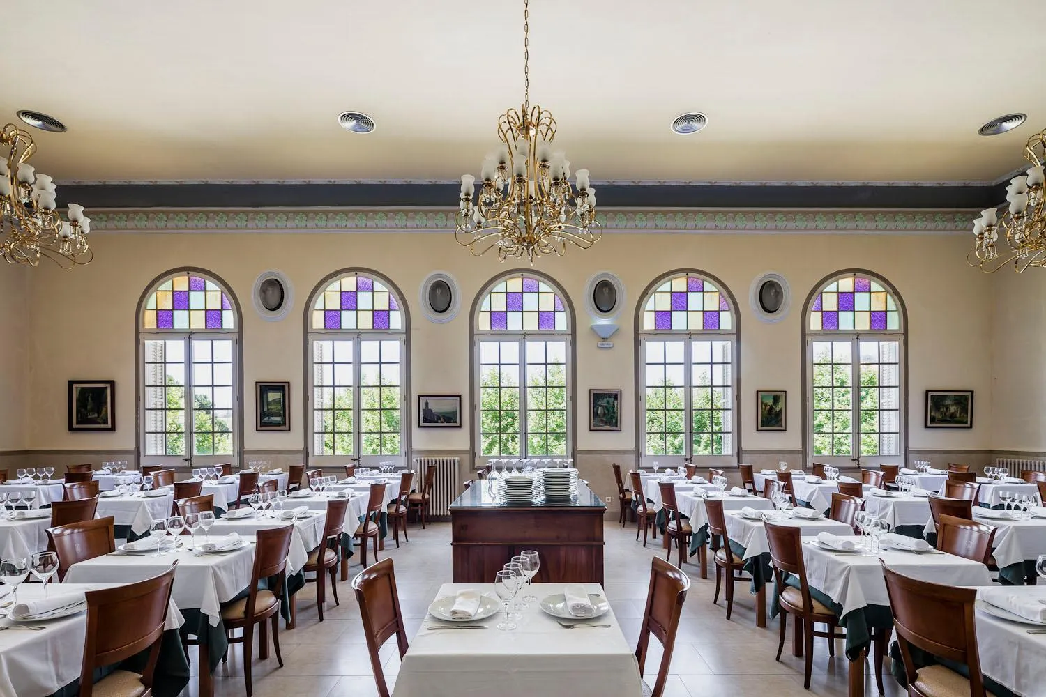 Restaurant/places to eat in Balneari Termes Victòria