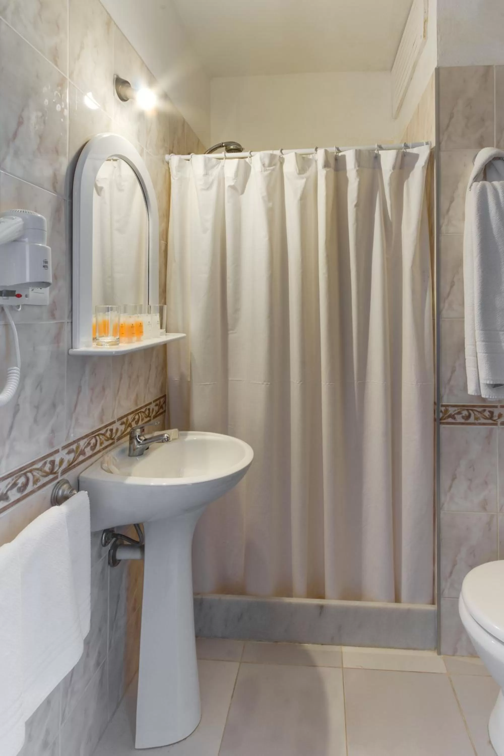 Bathroom in Hotel Royal