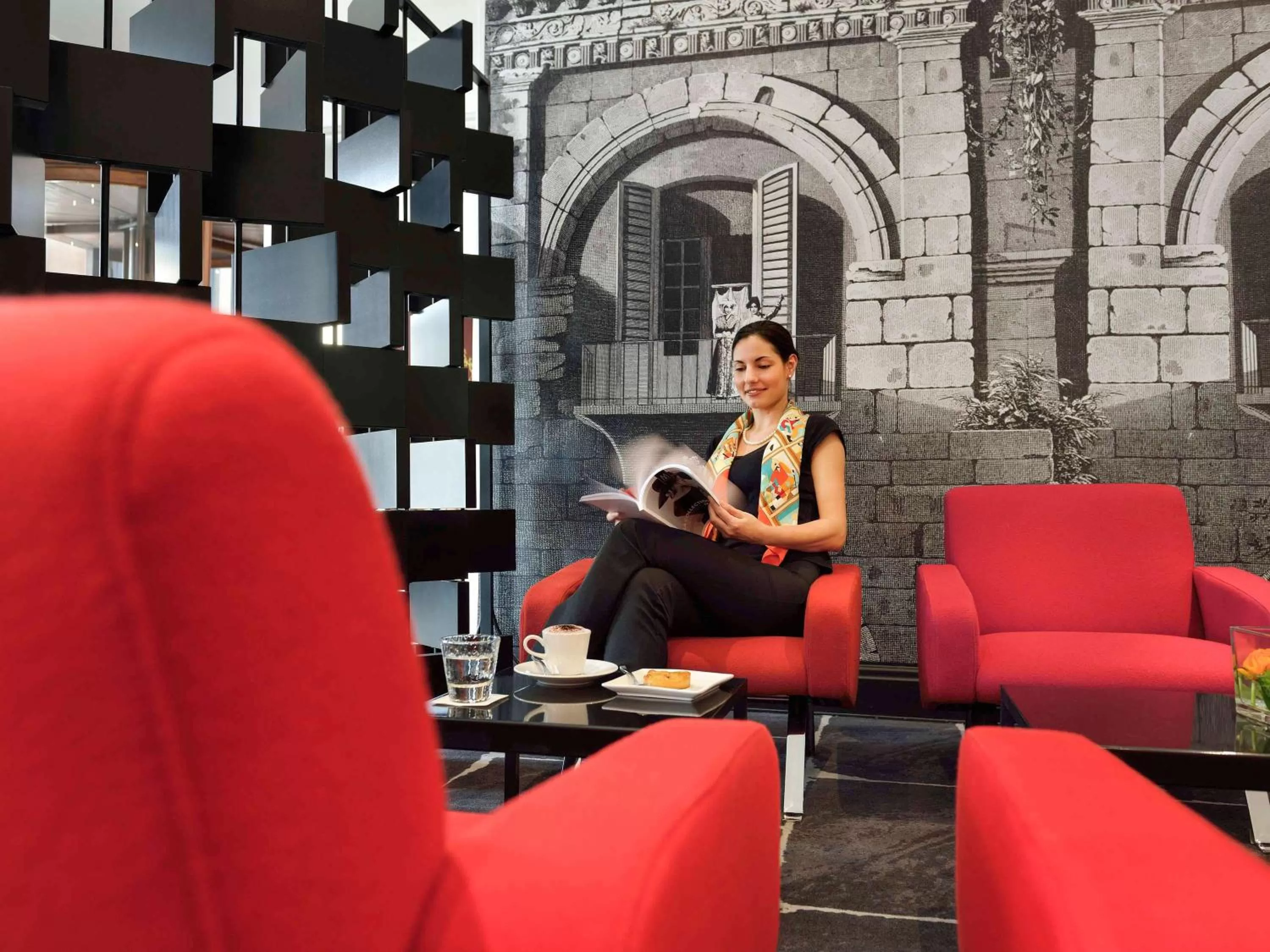 Lounge or bar in Jules César Hotel & Spa Arles - MGallery Collection