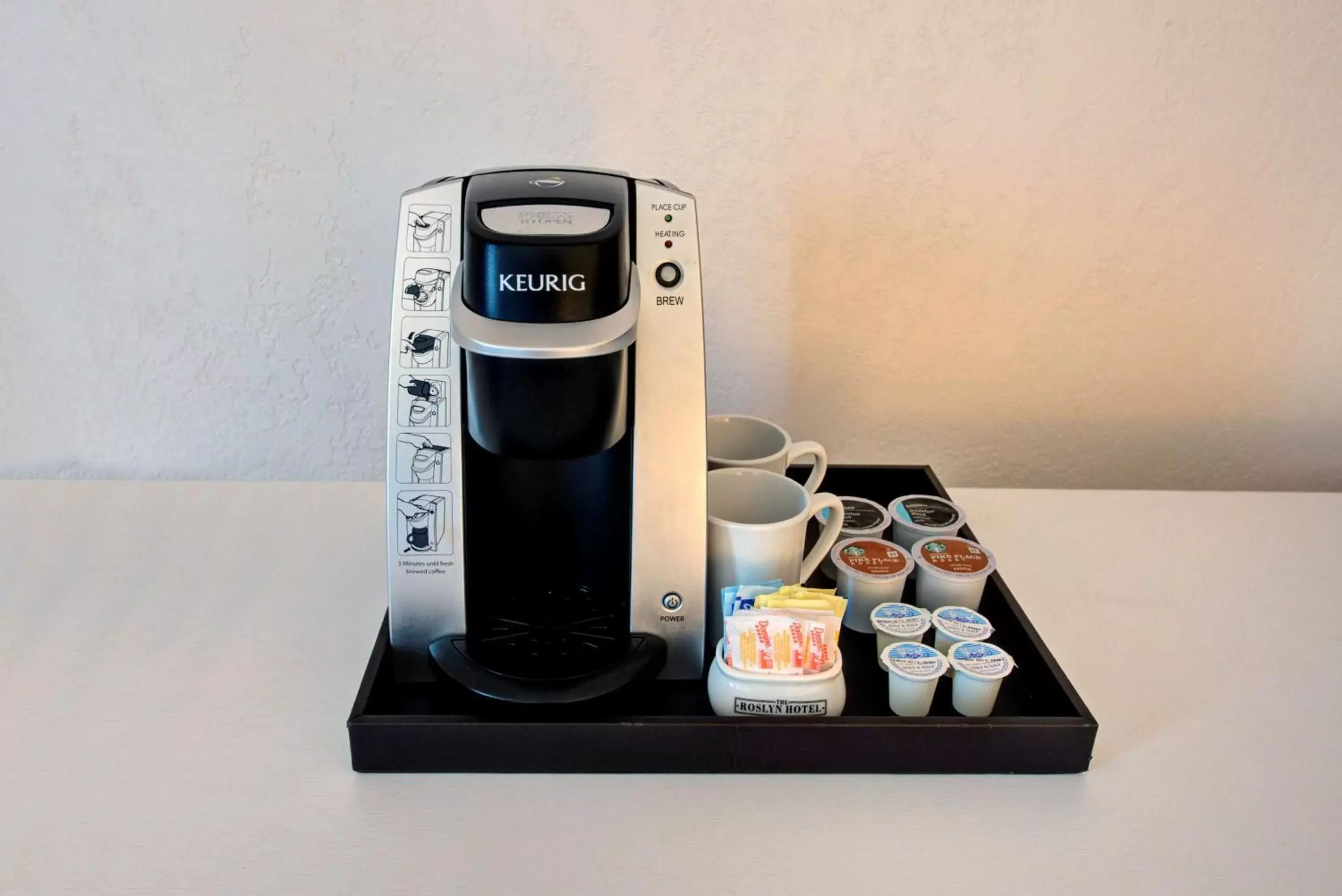 Queen Room in The Roslyn, Tapestry Collection by Hilton Queen Room in The Roslyn, Tapestry Collection by Hilton