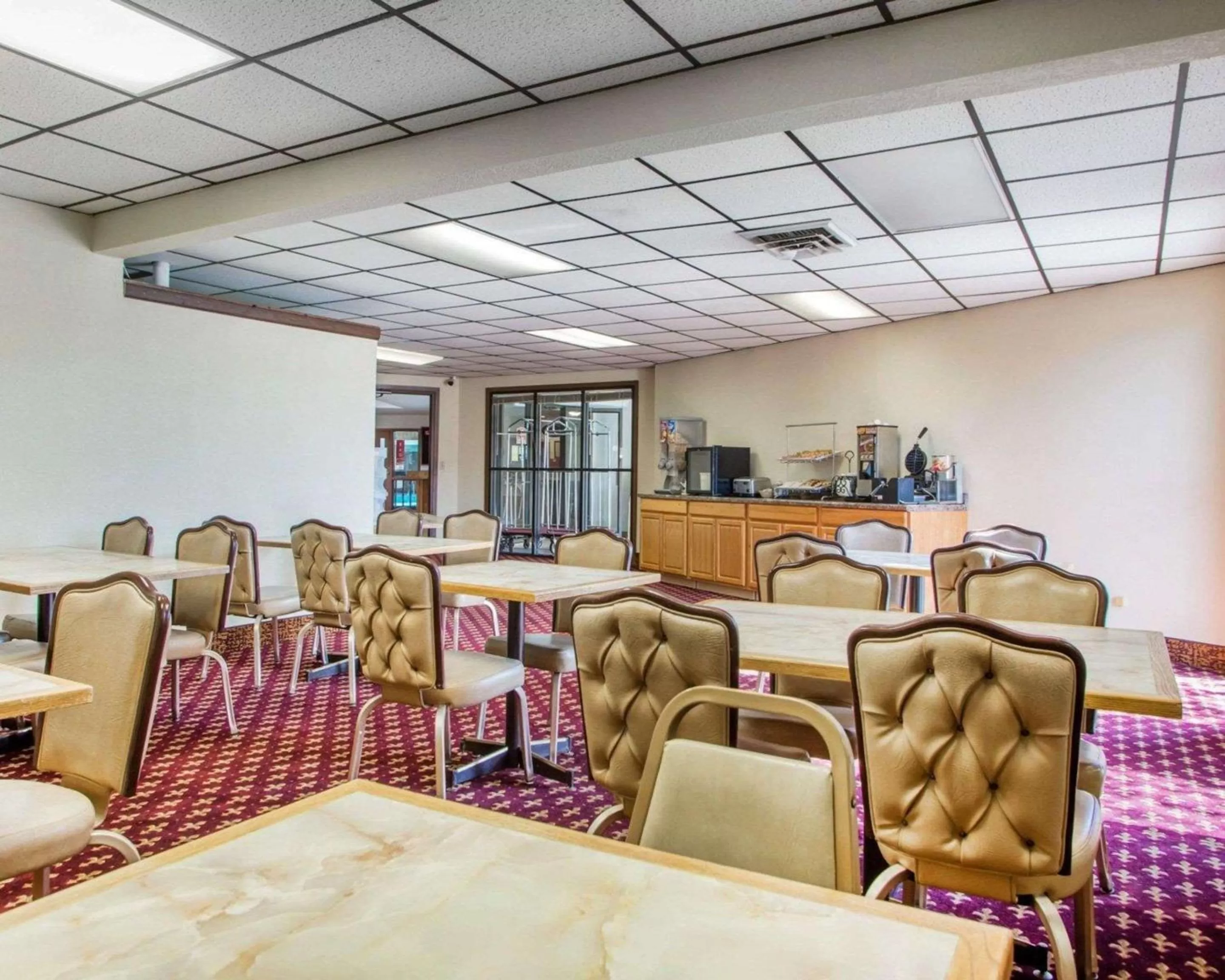 Restaurant/places to eat in University Inn & Suites
