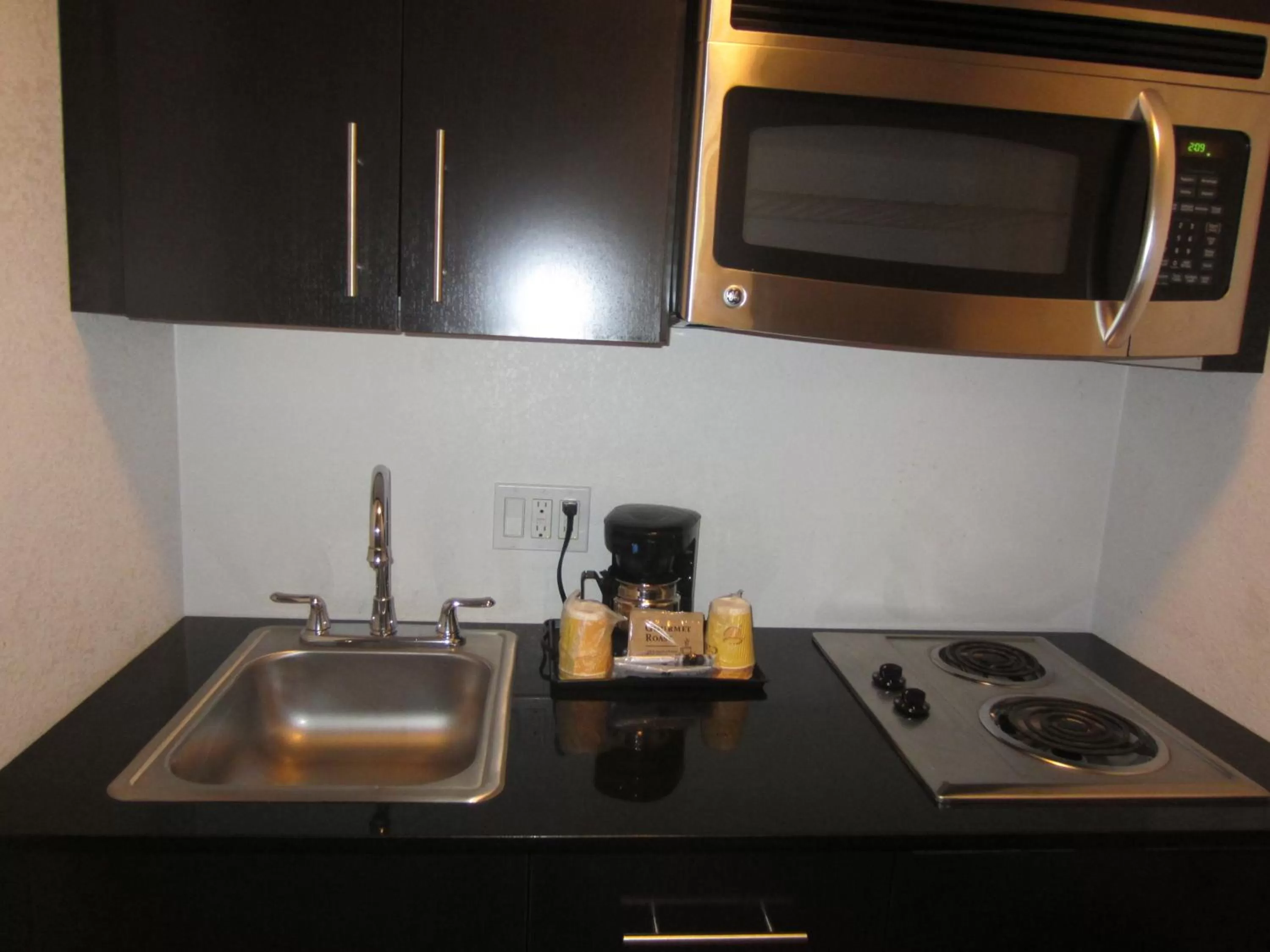 Kitchen or kitchenette in Studio 6-Concord, CA