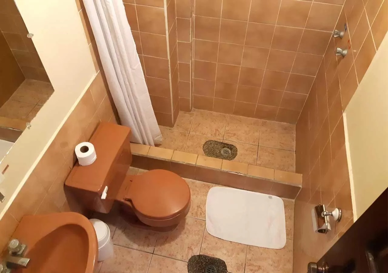 Property building, Bathroom in La Merced Plaza Hostal