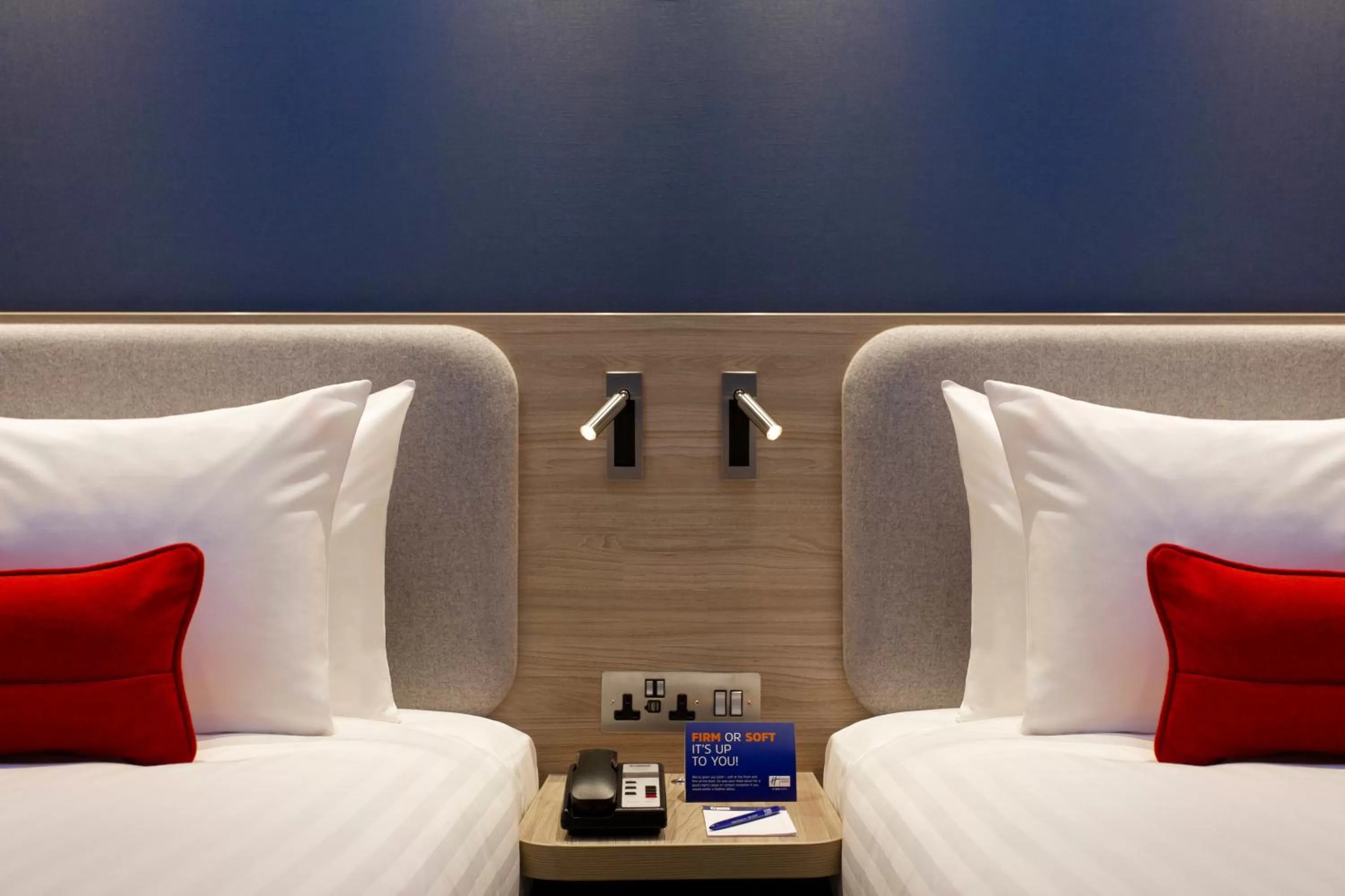 Photo of the whole room, Bed in Holiday Inn Express Royal Docks by IHG