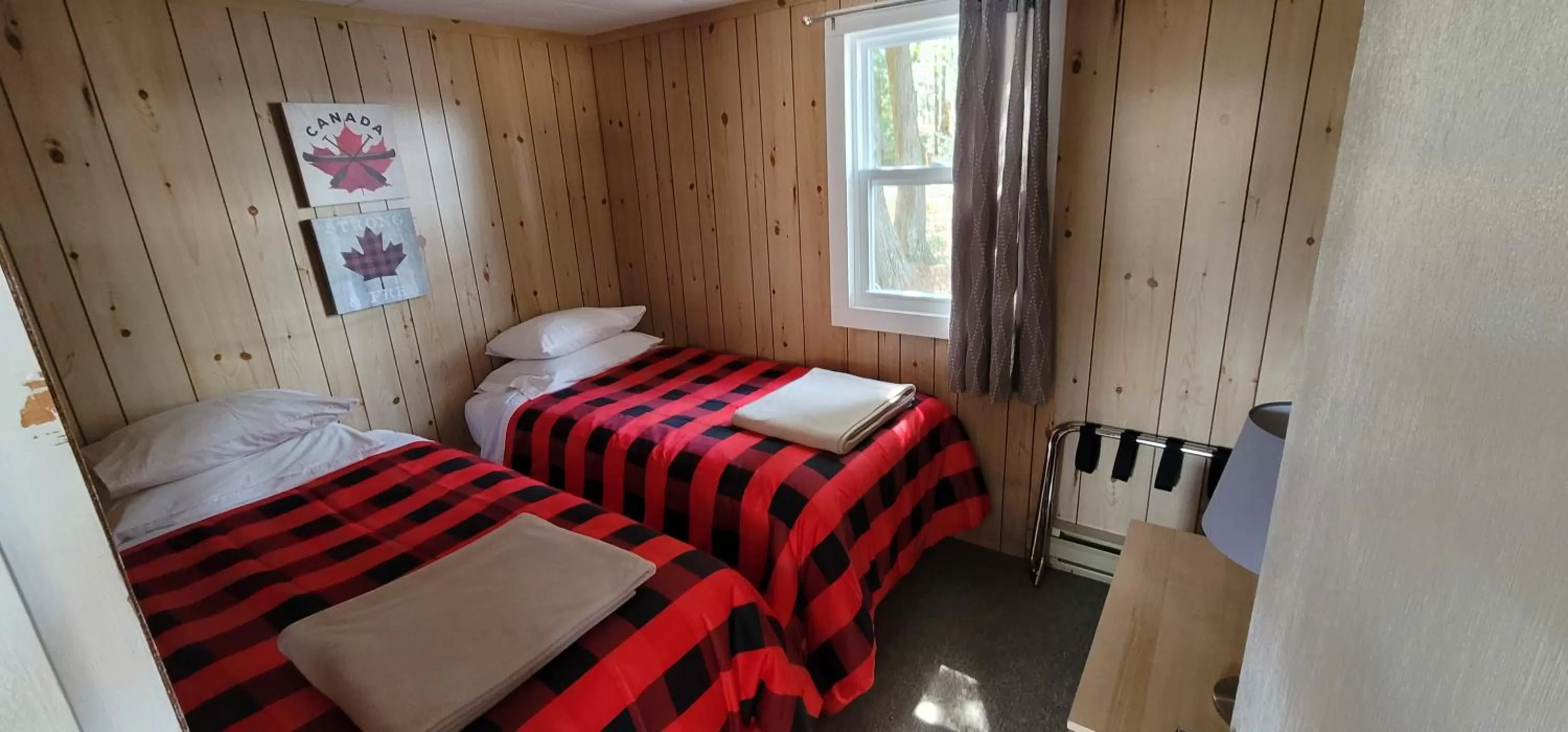 Bedroom in Parkway Cottage Resort and Trading Post