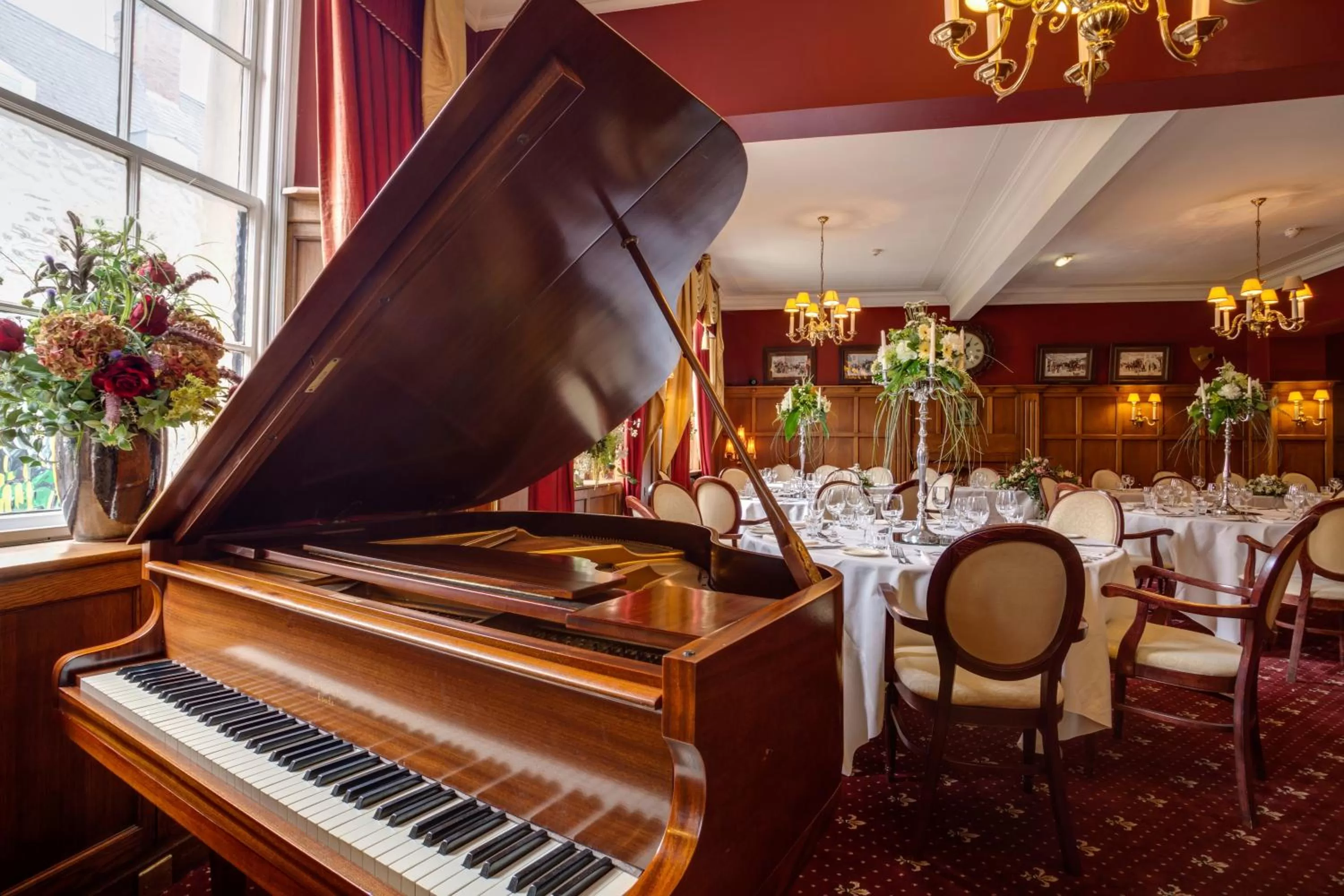 Dining area in The Saracens Head Hotel