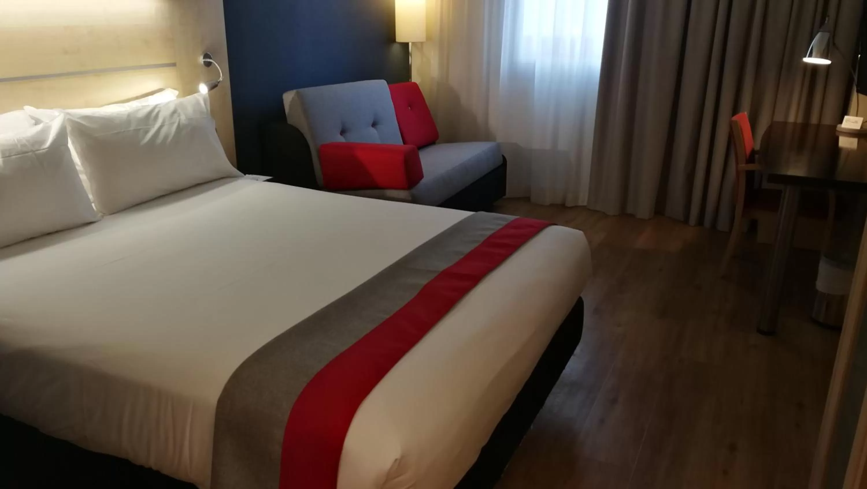 Bed in Holiday Inn Express Málaga Airport by IHG