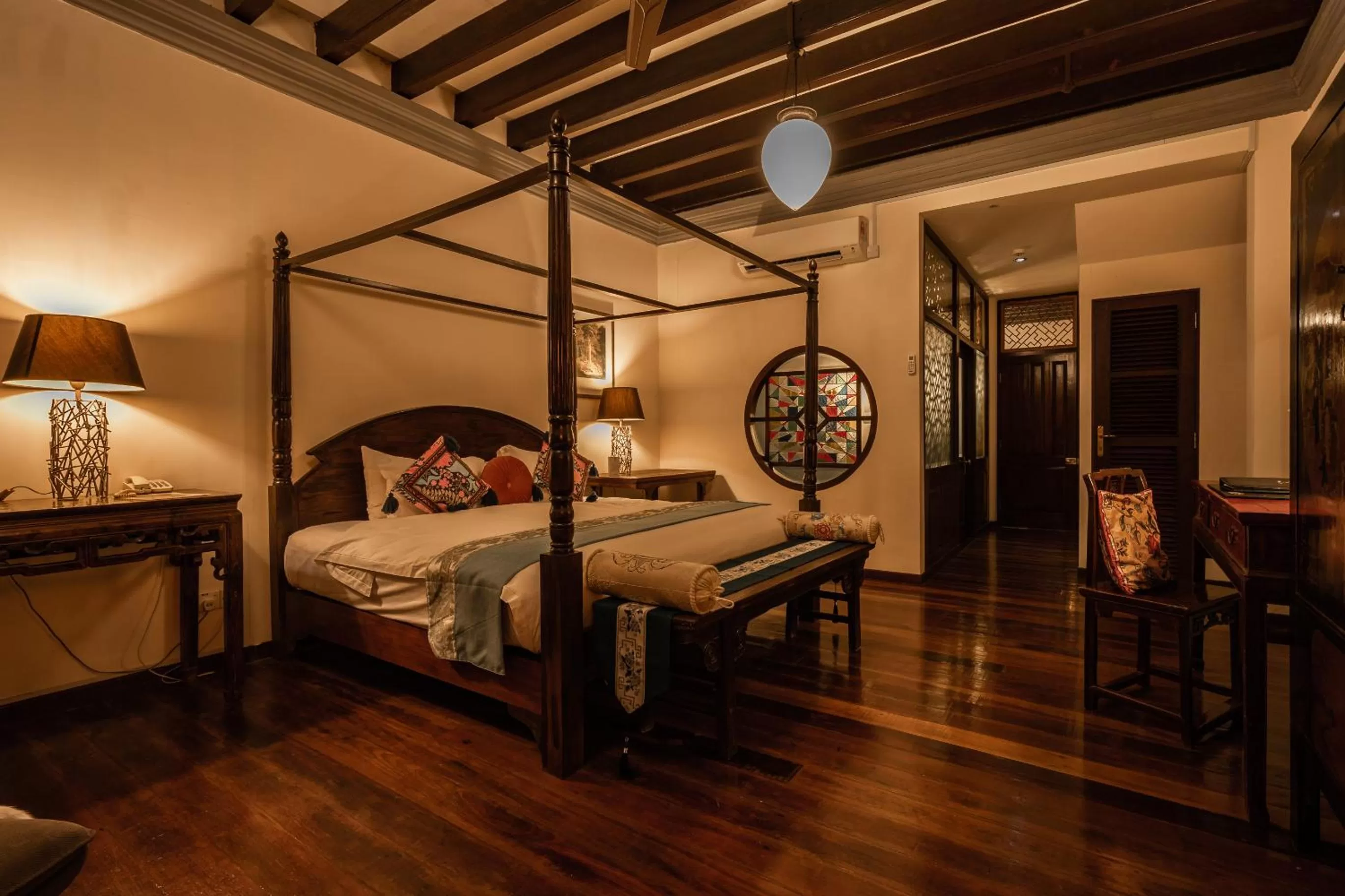 Transfer One-Bedroom Suite with Jacuzzi in Hotel Penaga