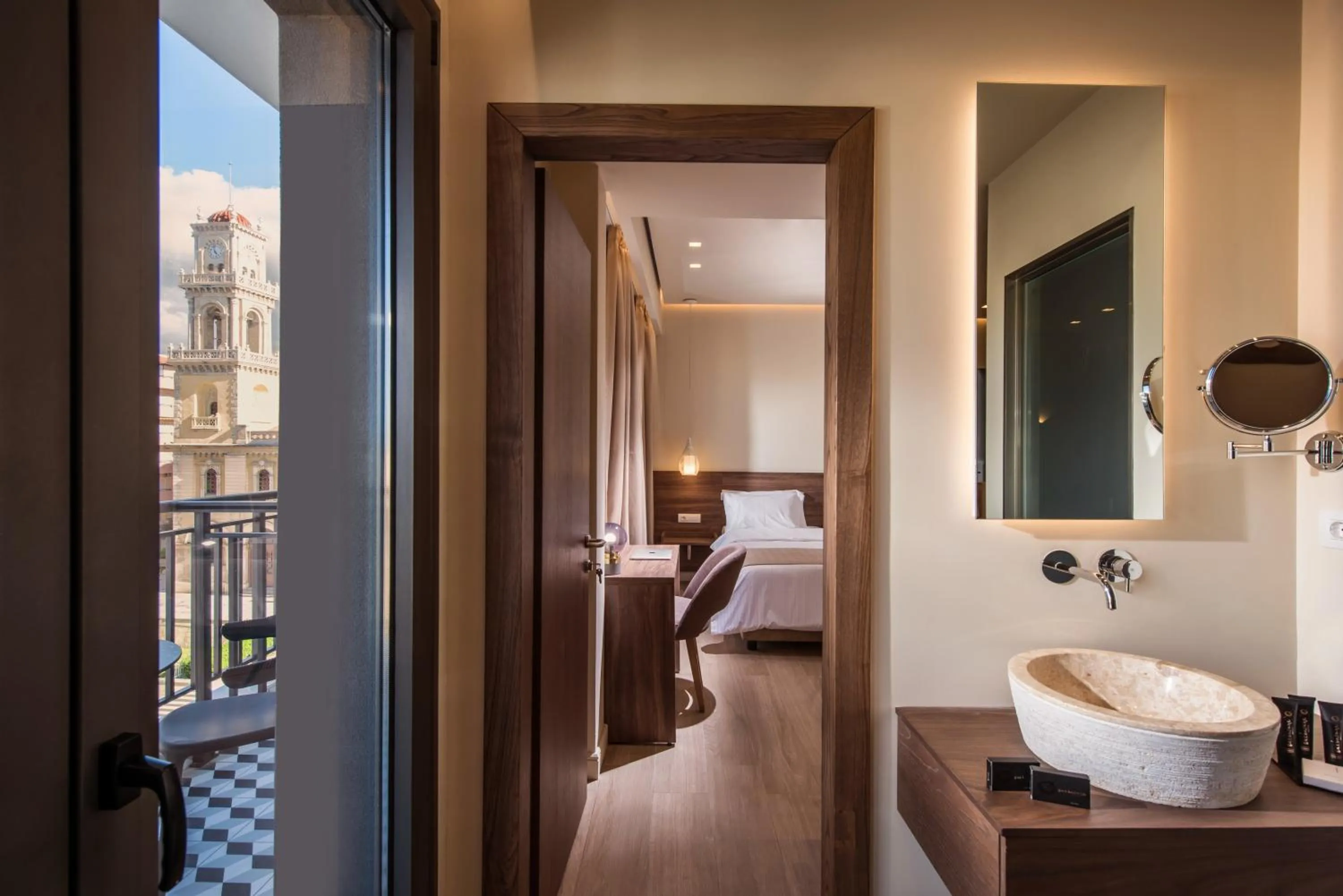 Bedroom, Bed in Metropole Urban Hotel