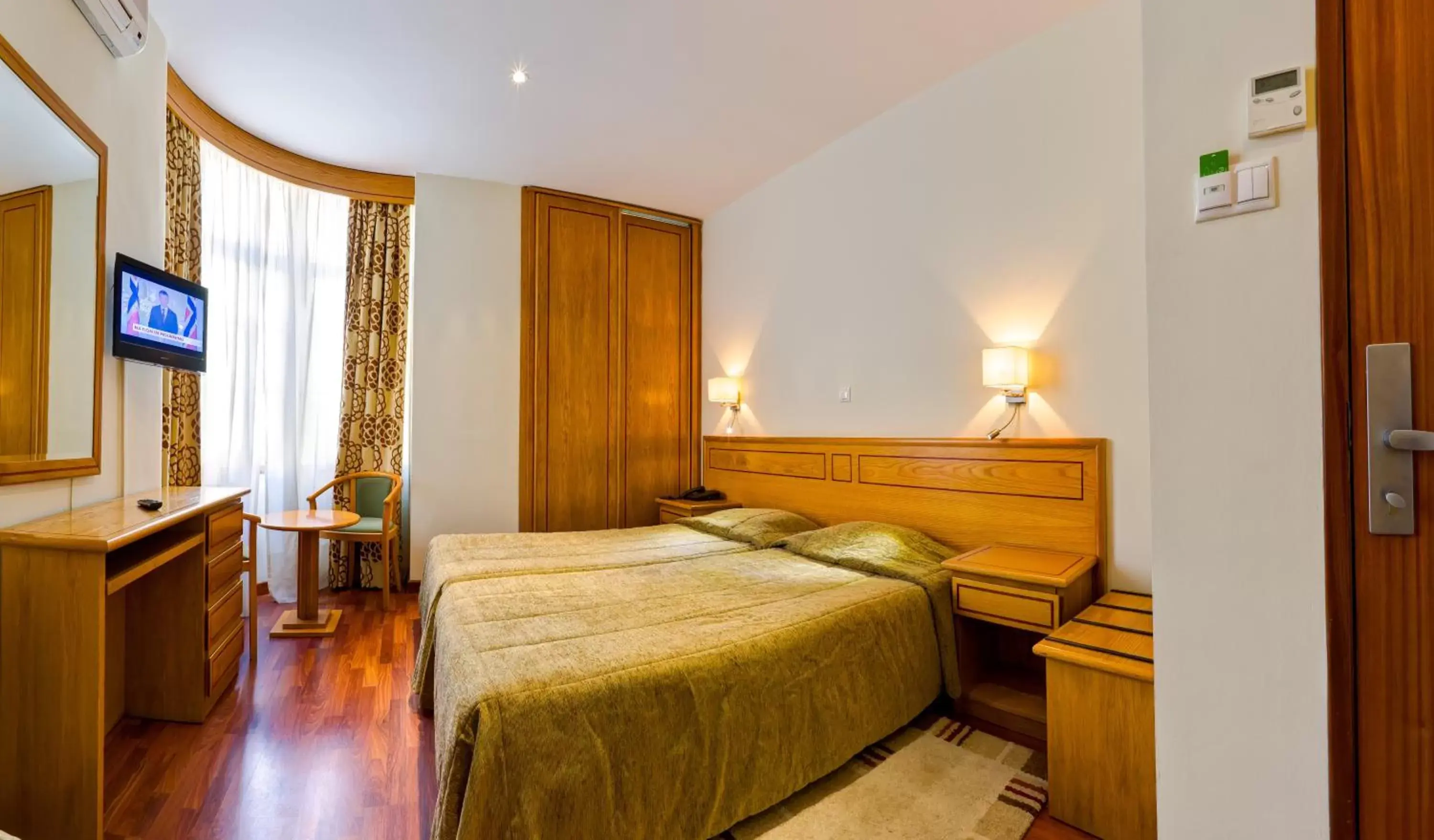 Triple Room in Hotel Avenida Park Triple Room in Hotel Avenida Park