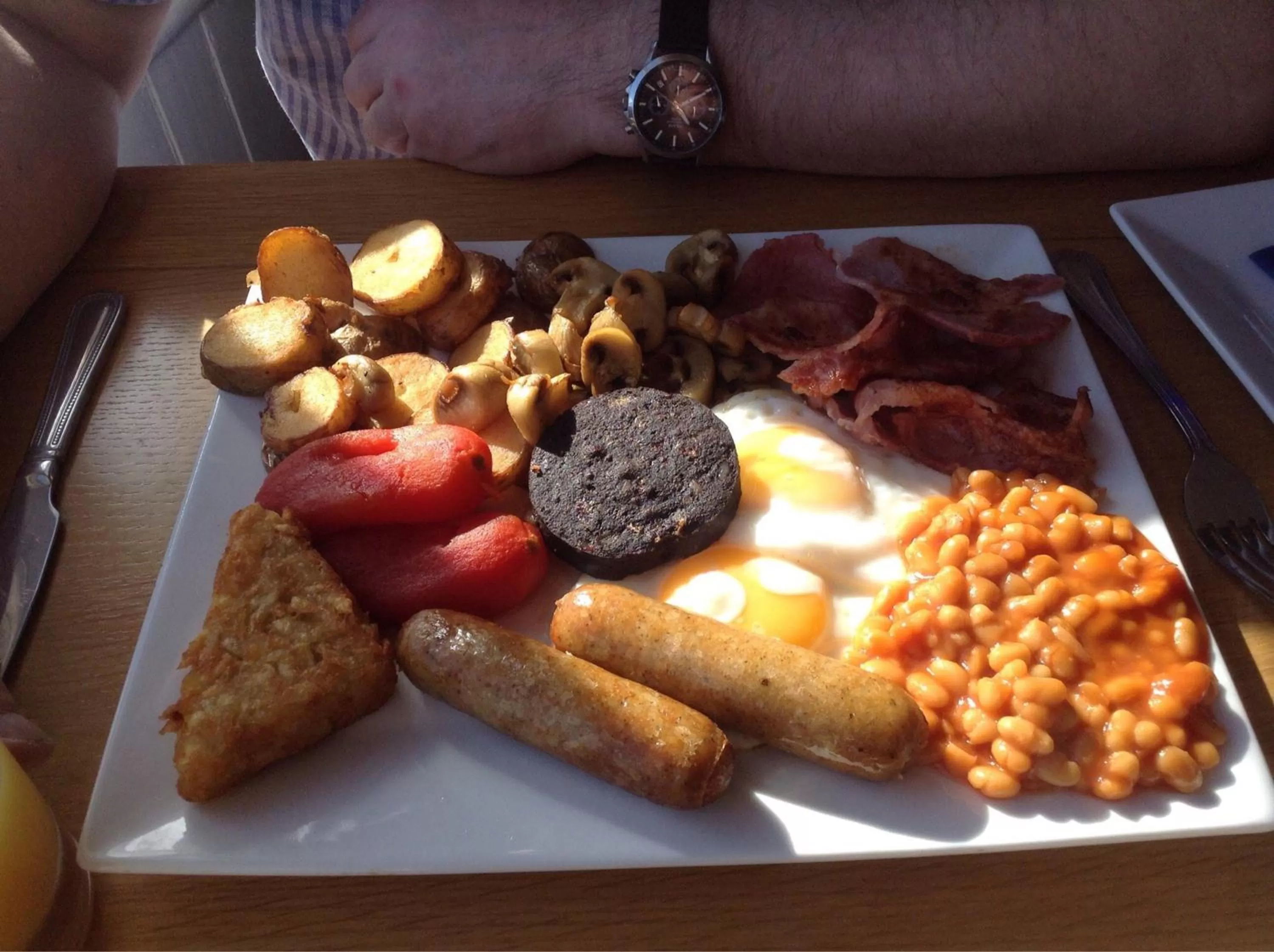 Restaurant/places to eat in Waterfront Hotel