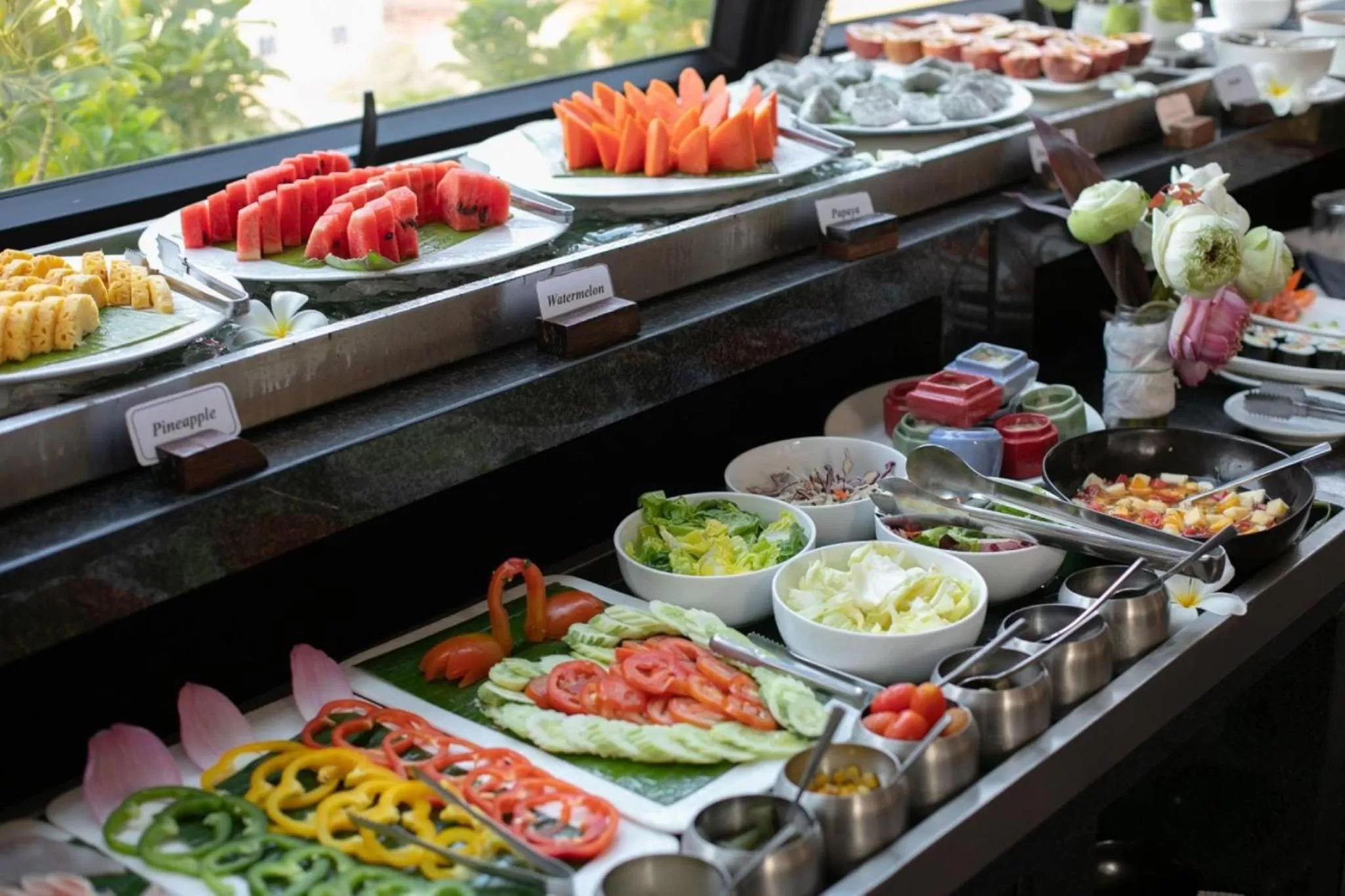 Buffet breakfast in HARI Residence & Spa