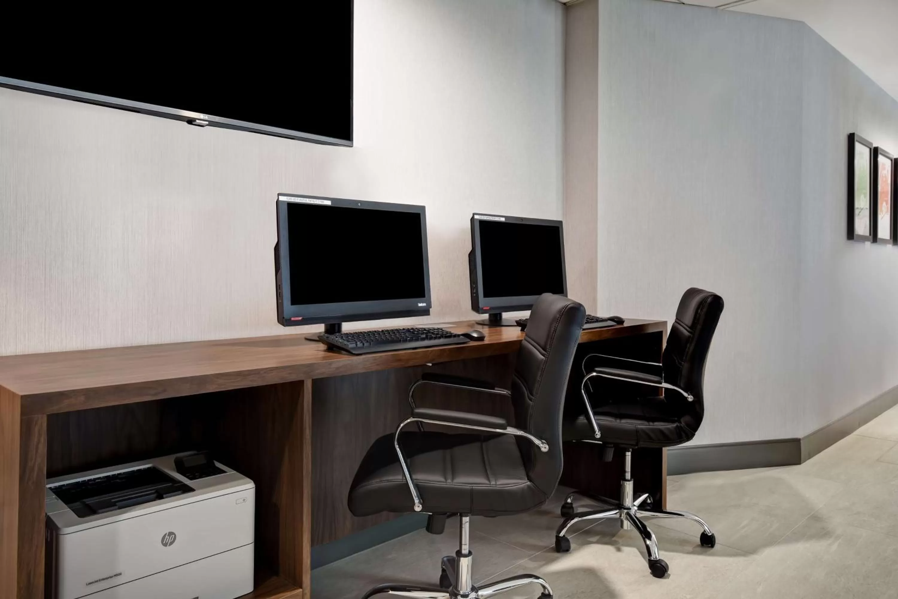 Business facilities in Hampton Inn NY-JFK