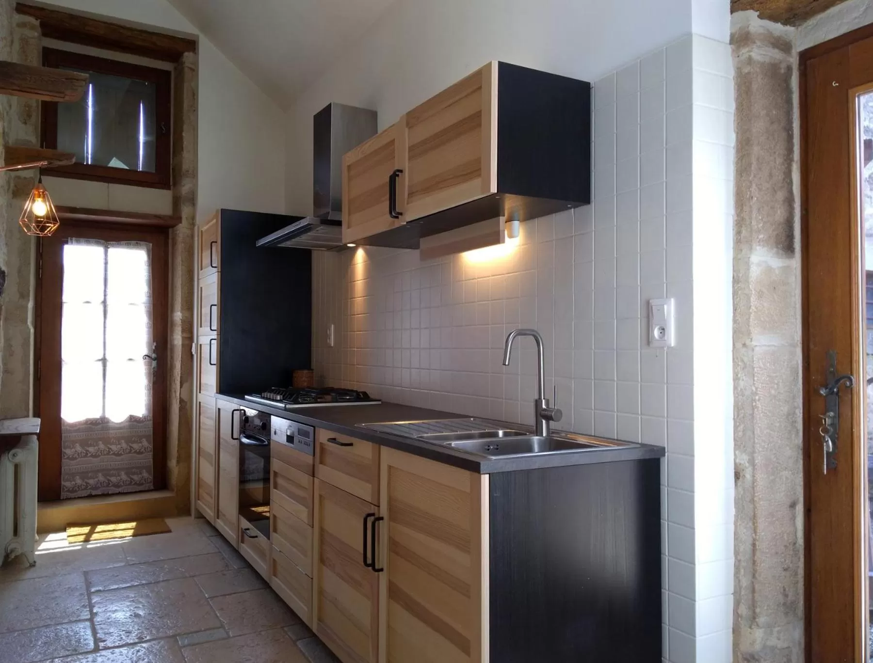 Communal kitchen in Jardin des Sens, la Rente d'Eguilly