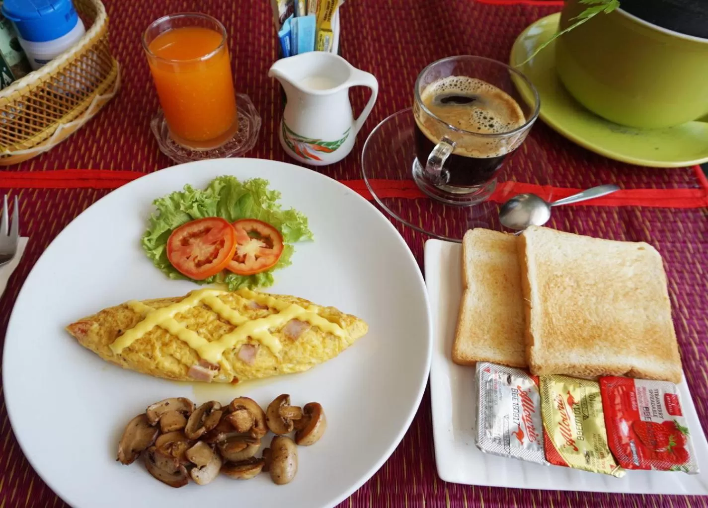 Breakfast in Suppamitr Villa Hotel