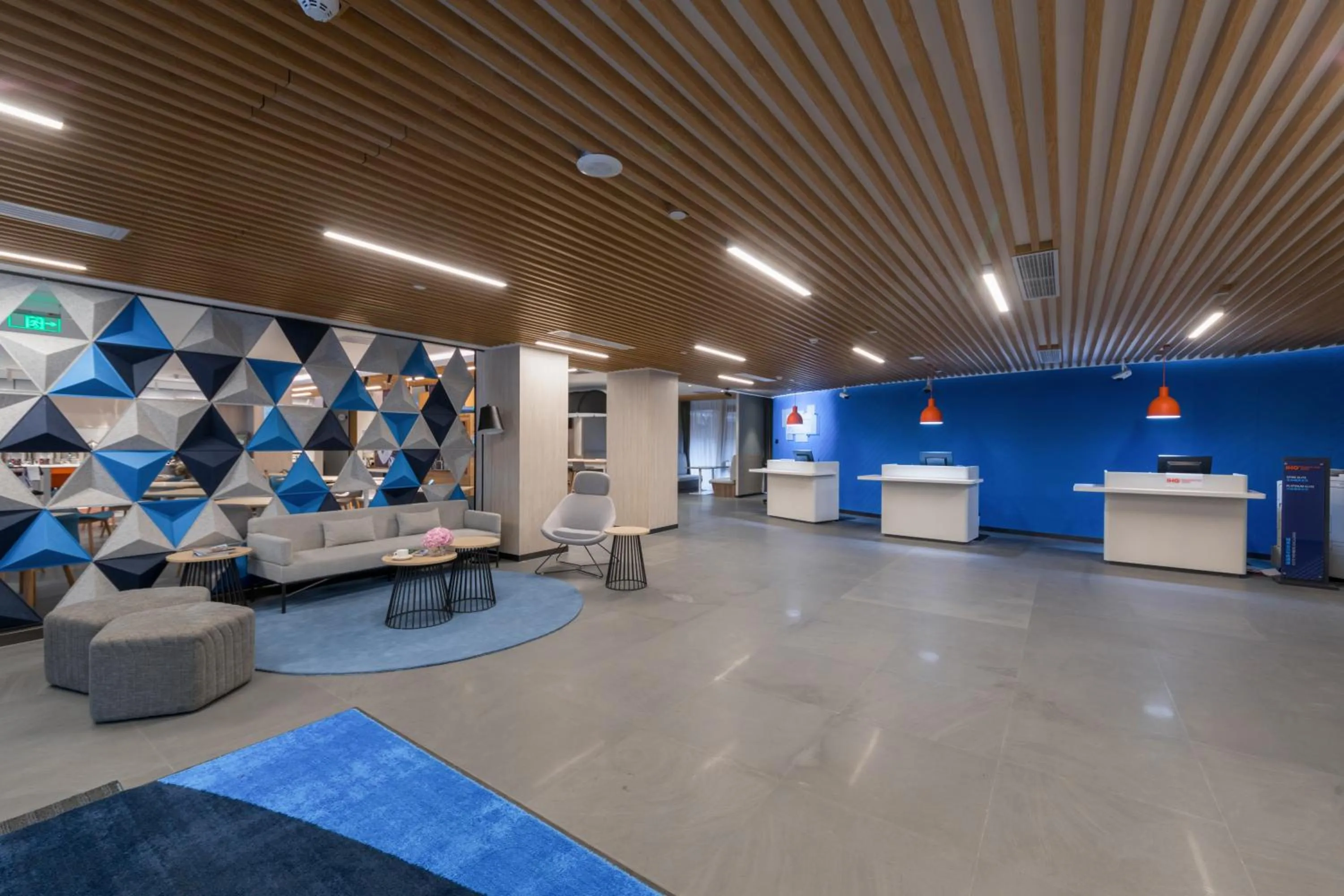 Lobby or reception in Holiday Inn Express Beijing Shijingshan Lakeview by IHG