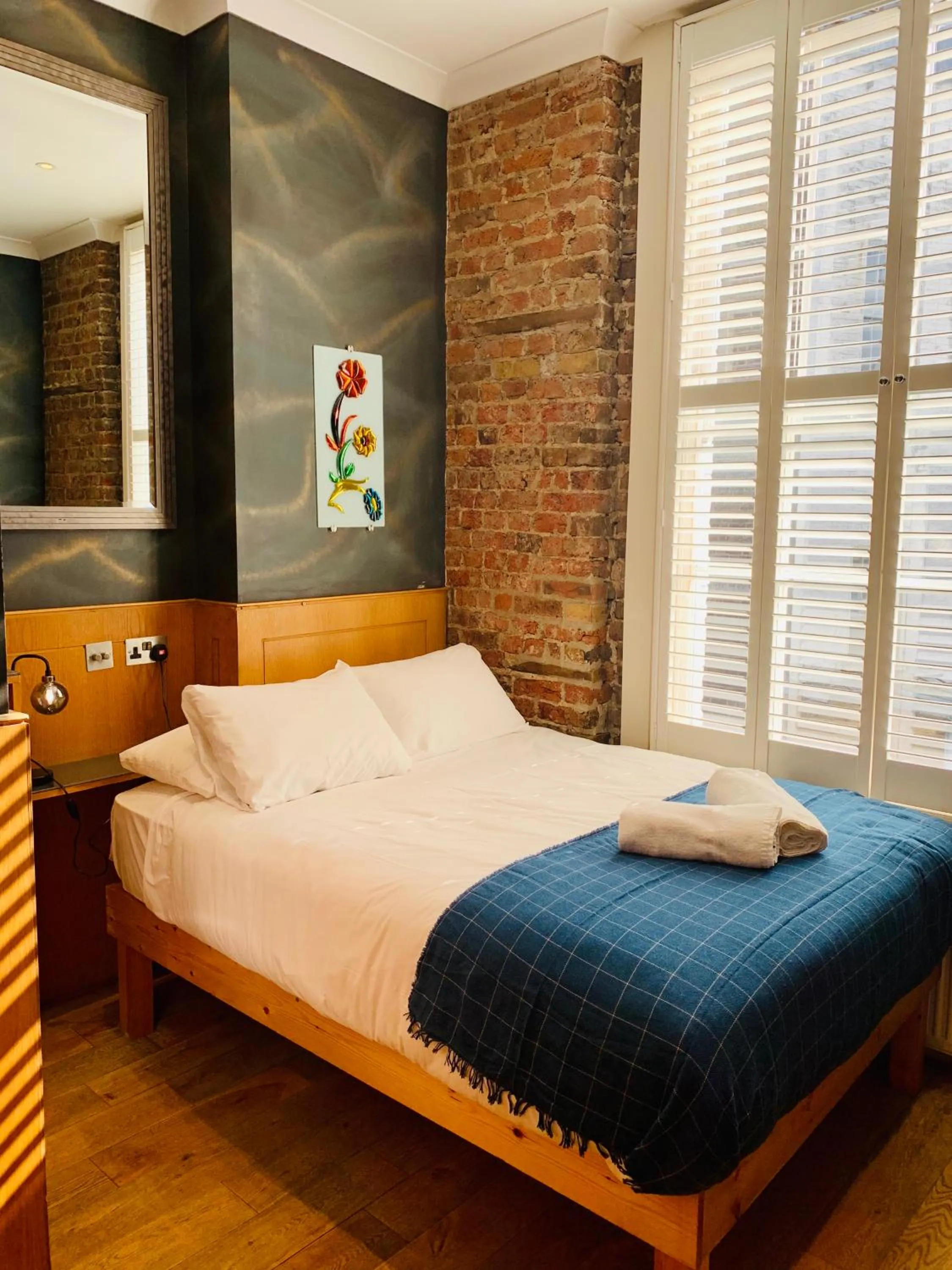 Double Room in The Melville Hotel by Rokxy- Kings Cross