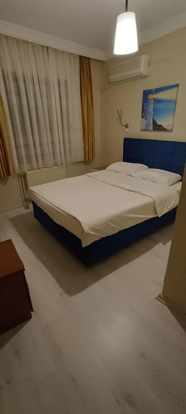 Bed in Hotel Crowded House