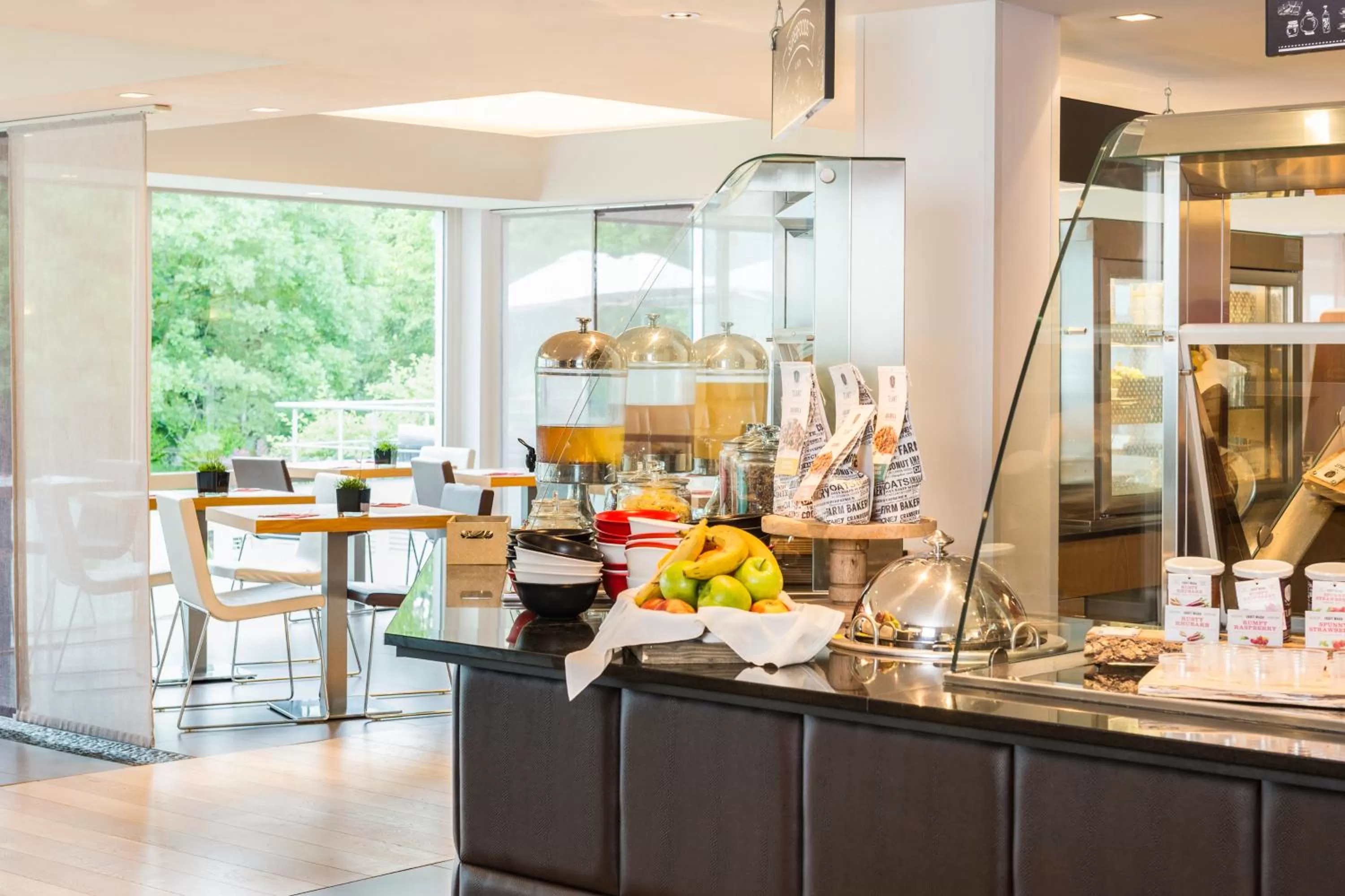 Buffet breakfast in Novotel Brussels Airport