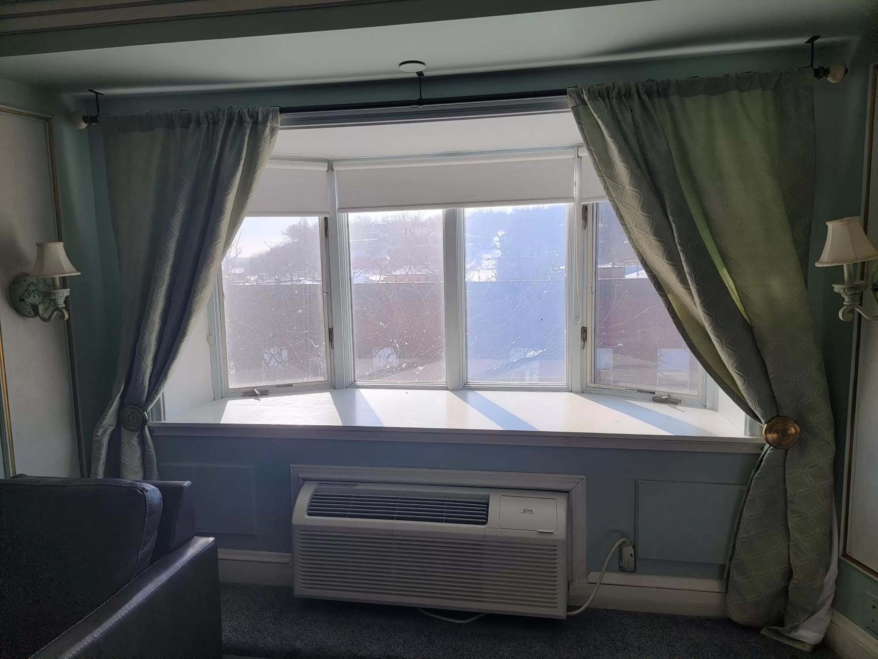 City view, Bed in Lowell Inn