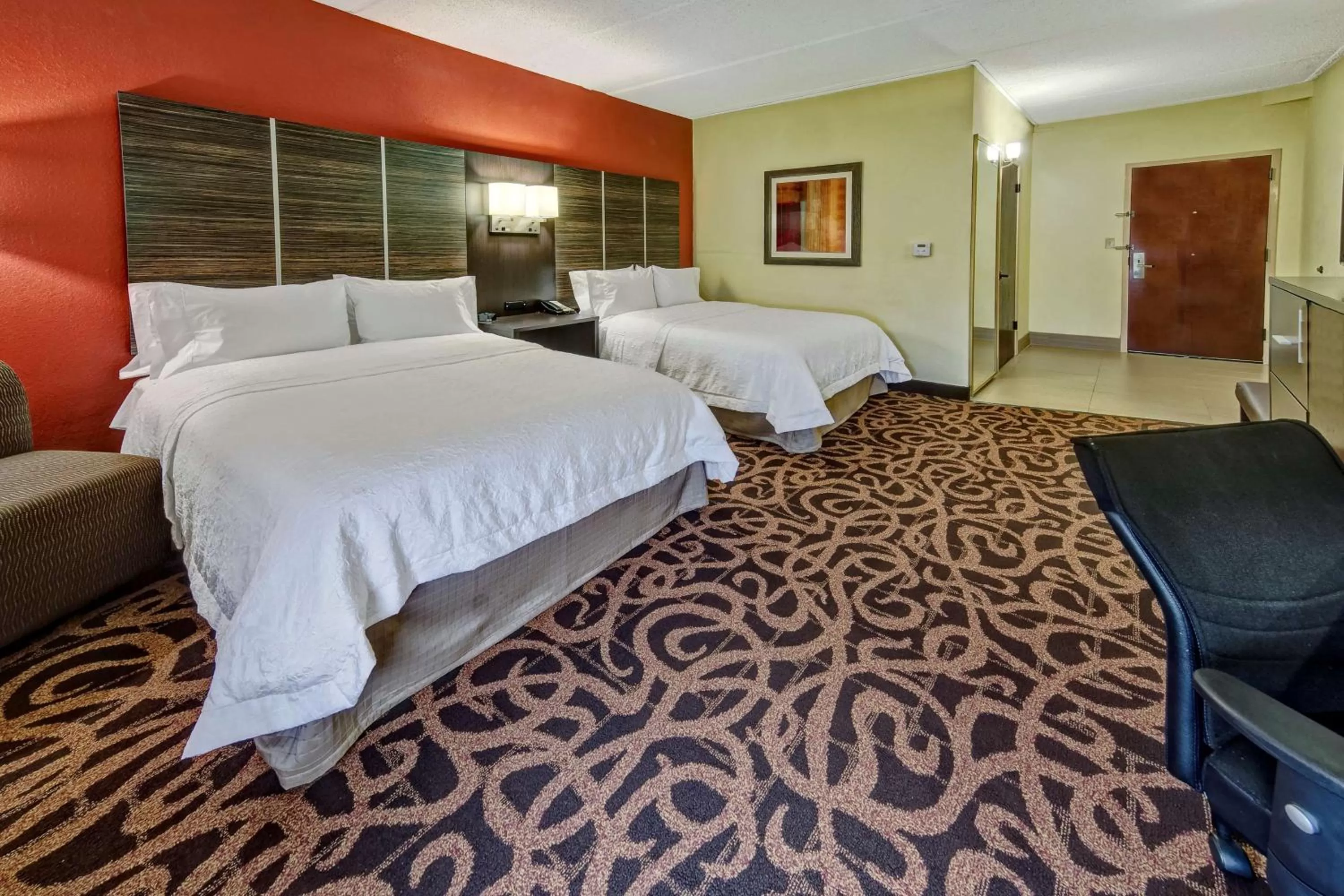 Bedroom, Bed in Hampton Inn Houston Baytown