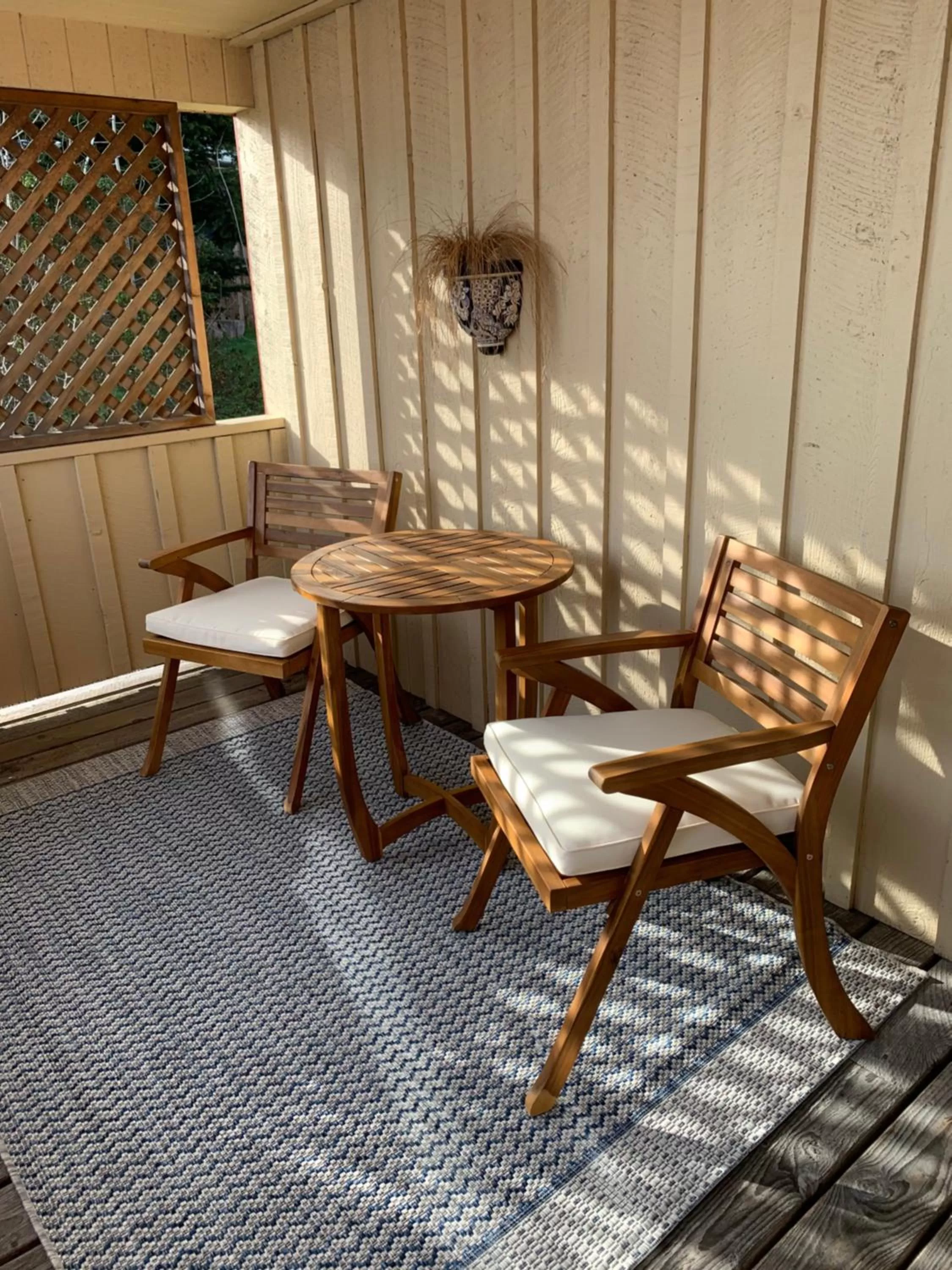 Patio in Kingfish at West Sound