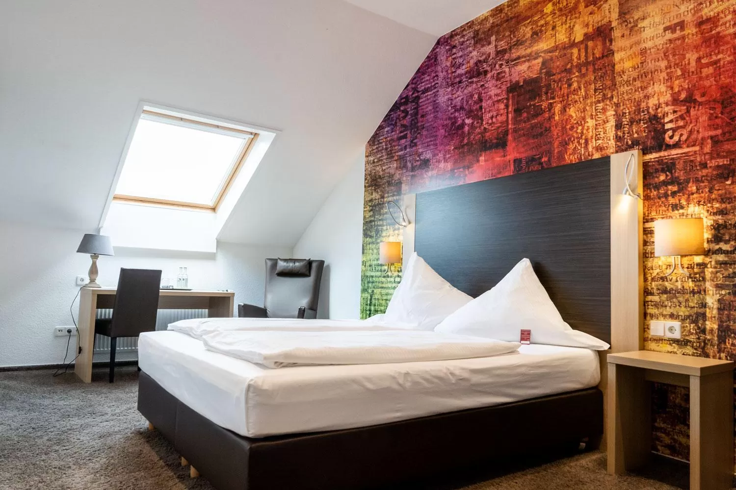 Bed in Hotel Beim Schupi Karlsruhe