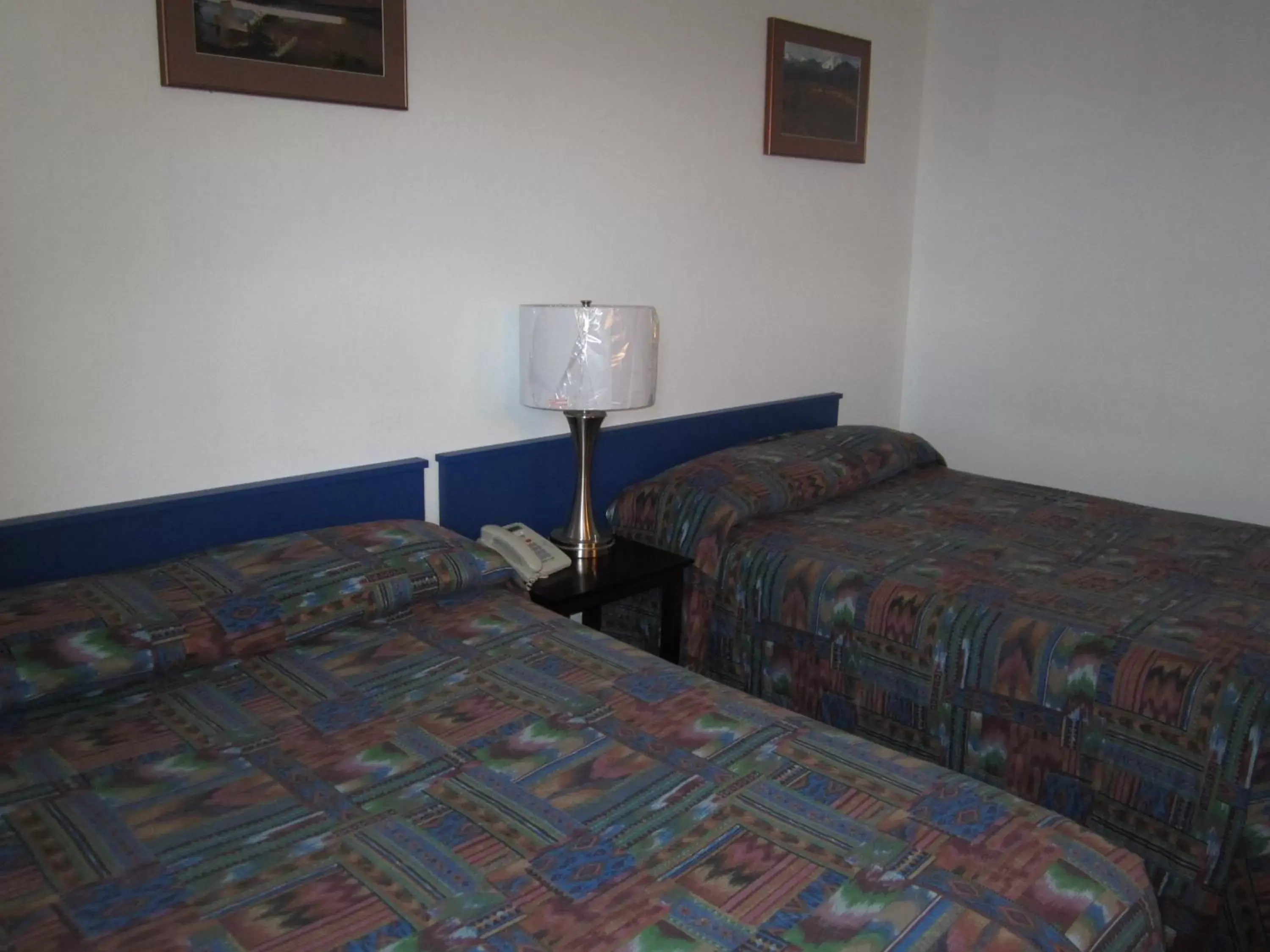 Double Room with Two Double Beds in Nisutlin Trading Post Motel Double Room with Two Double Beds in Nisutlin Trading Post Motel