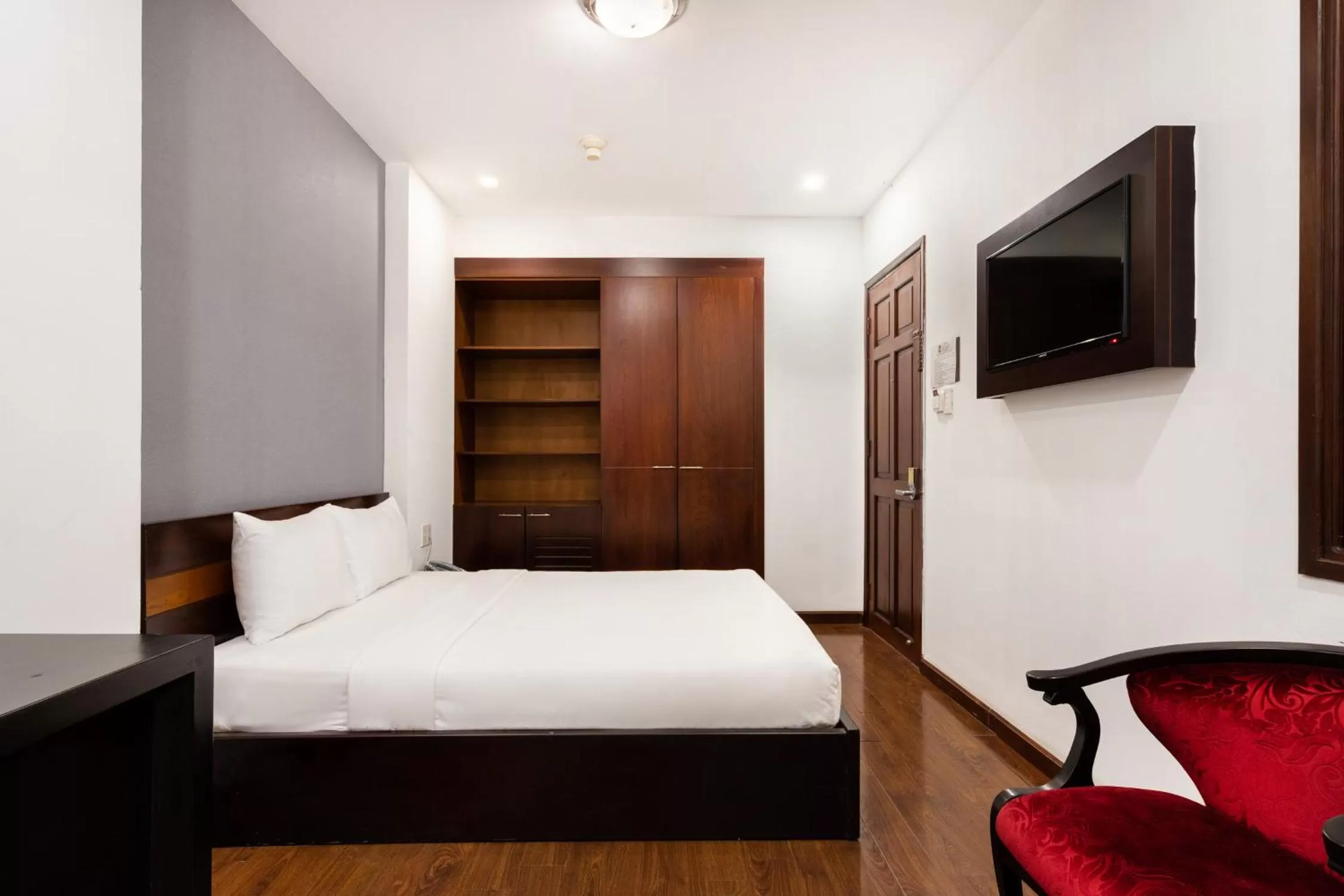 Bed in A&A Toronto Hotel