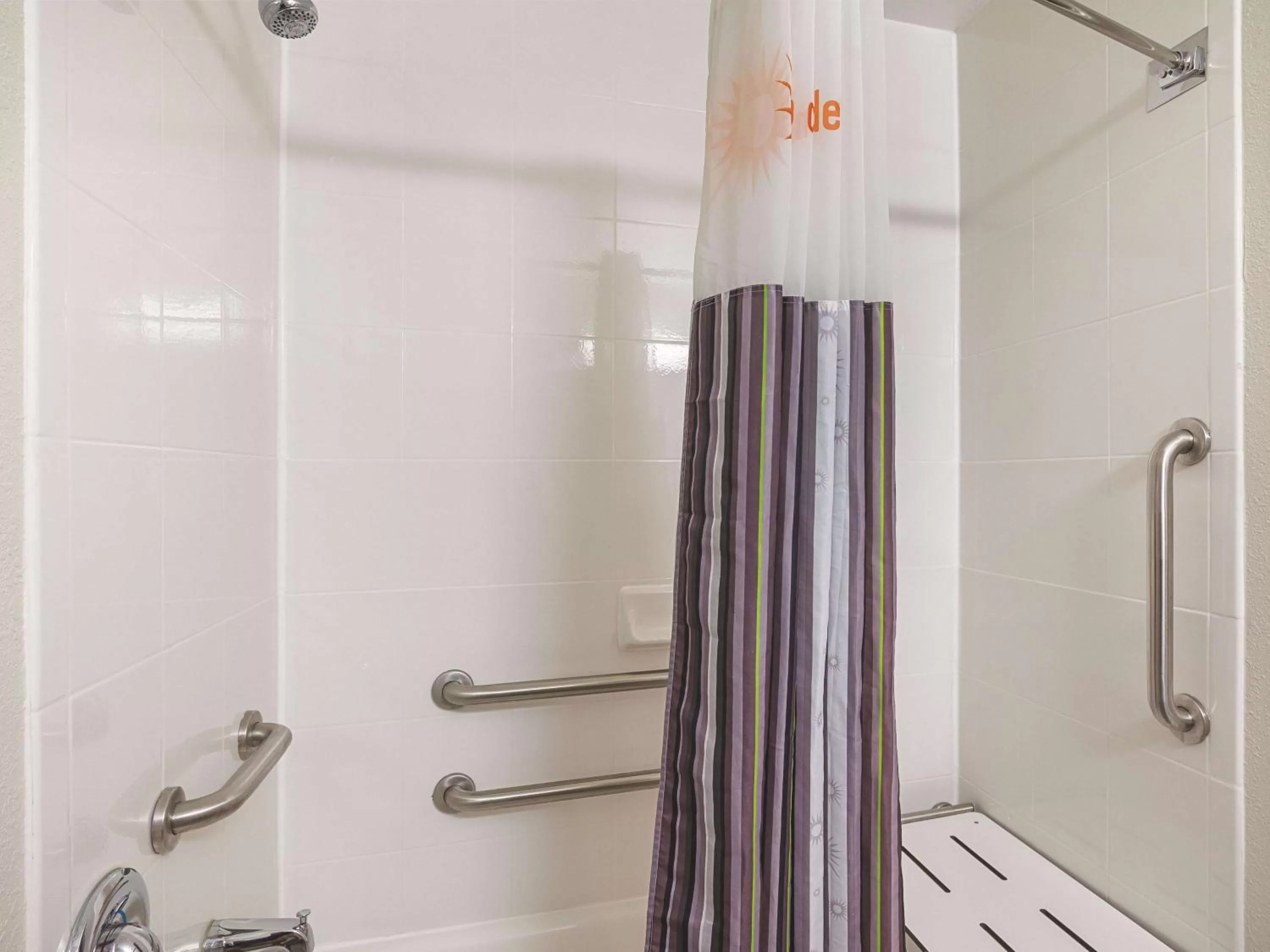 Photo of the whole room in La Quinta by Wyndham Austin Round Rock