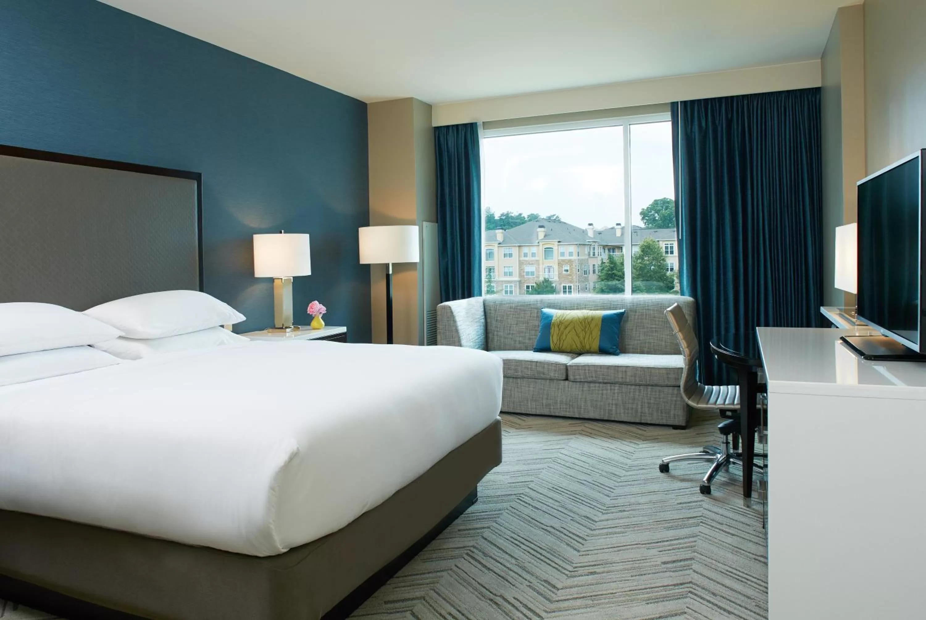 Bed in Hyatt Regency Atlanta Perimeter at Villa Christina