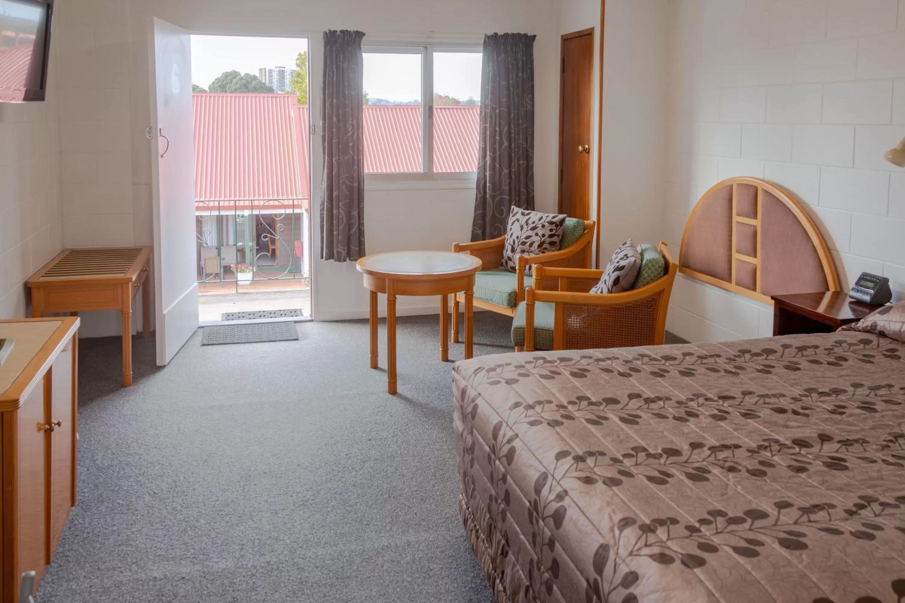 Bed in New Haven Motel