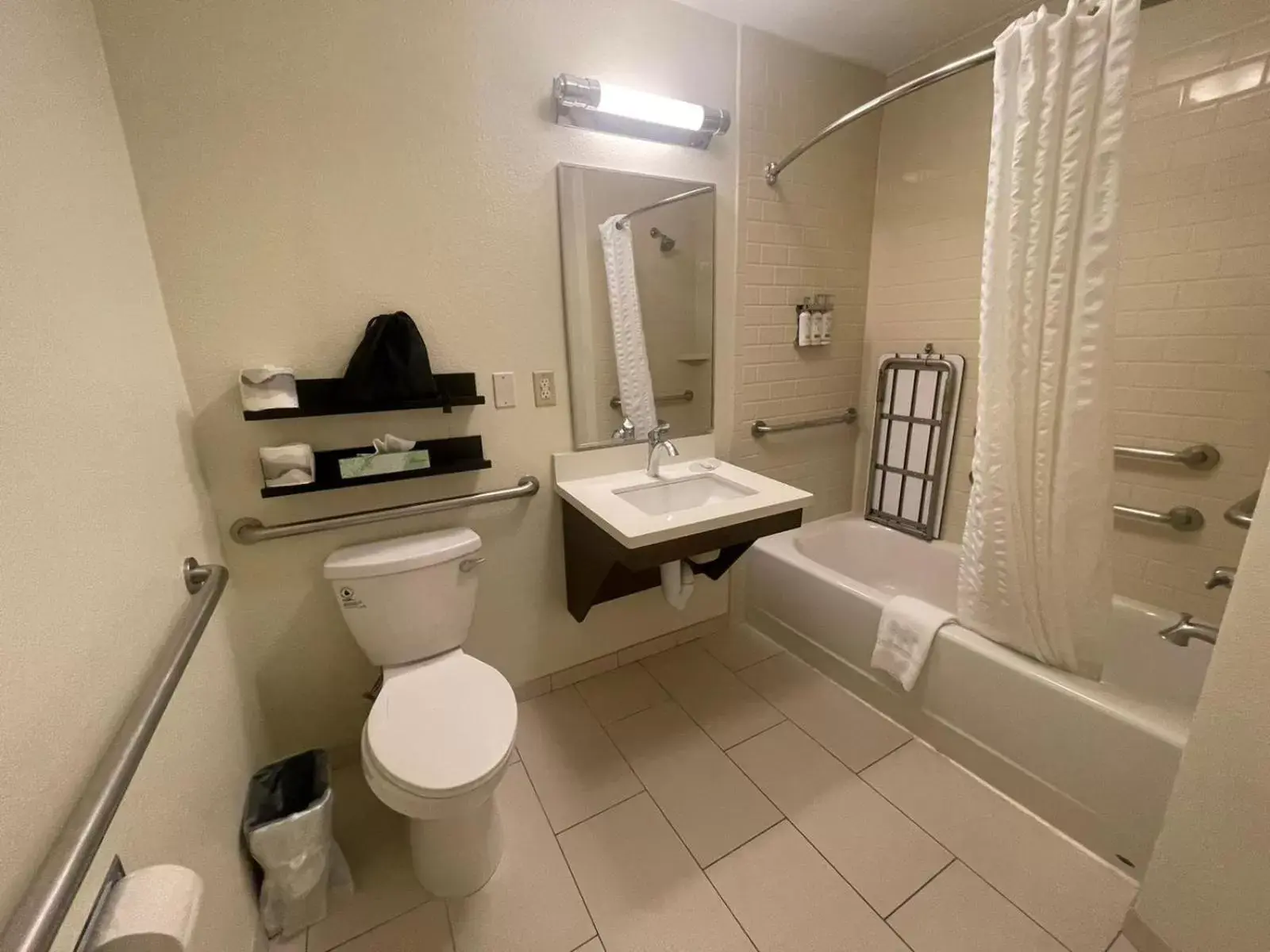 Queen Studio Suite with Bath Tub - Mobility Accessible - Non-Smoking in Candlewood Suites Secaucus by IHG Queen Studio Suite with Bath Tub - Mobility Accessible - Non-Smoking in Candlewood Suites Secaucus by IHG